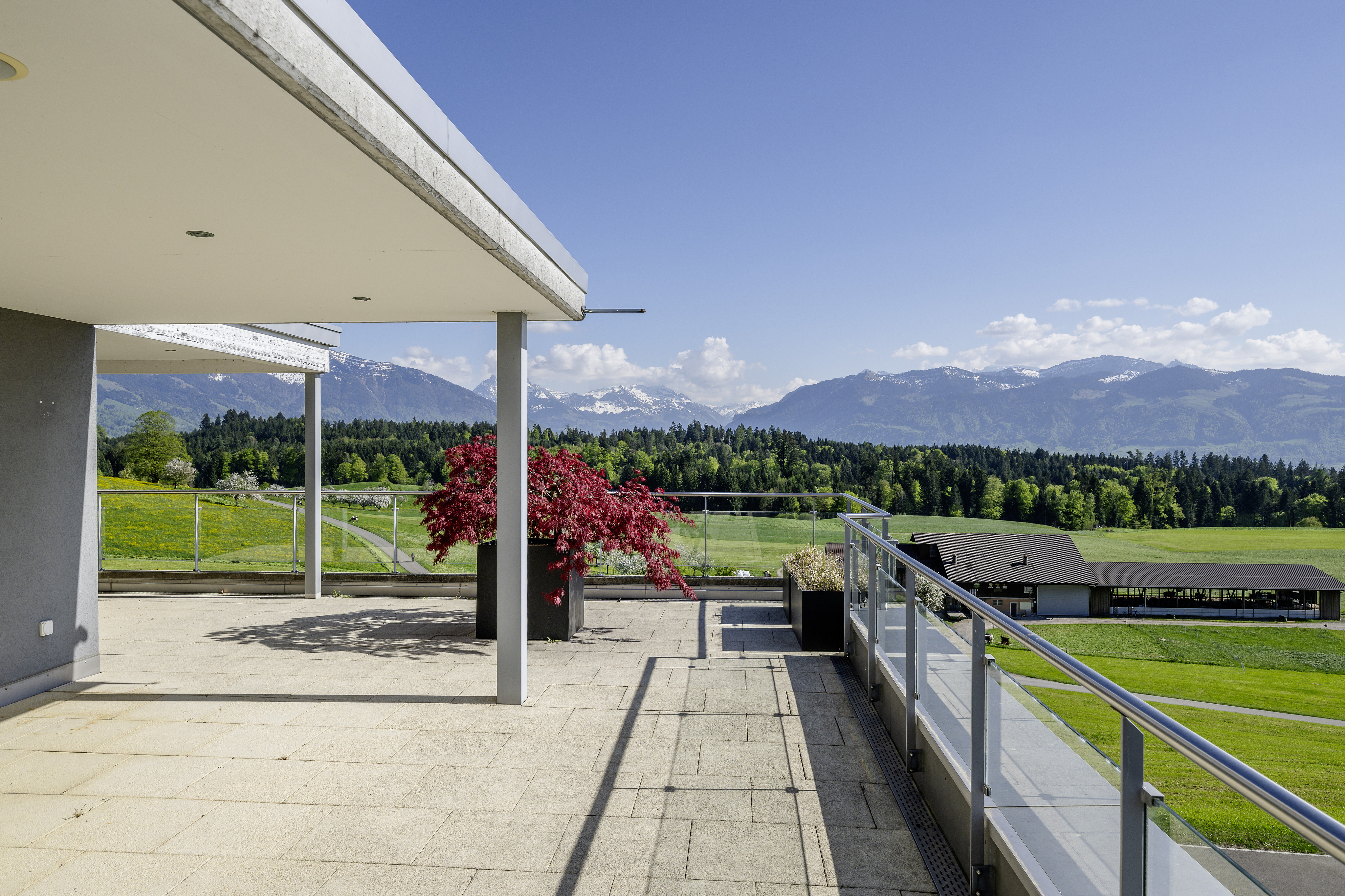 Stylish penthouse with panorama & privacy