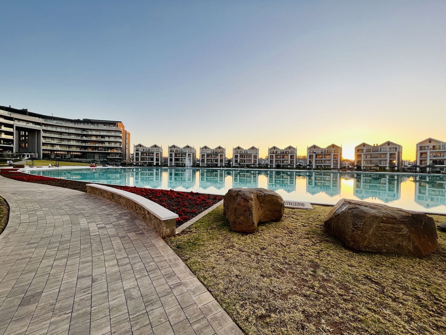 Luxury one bedroom apartment for sale in Waterfall