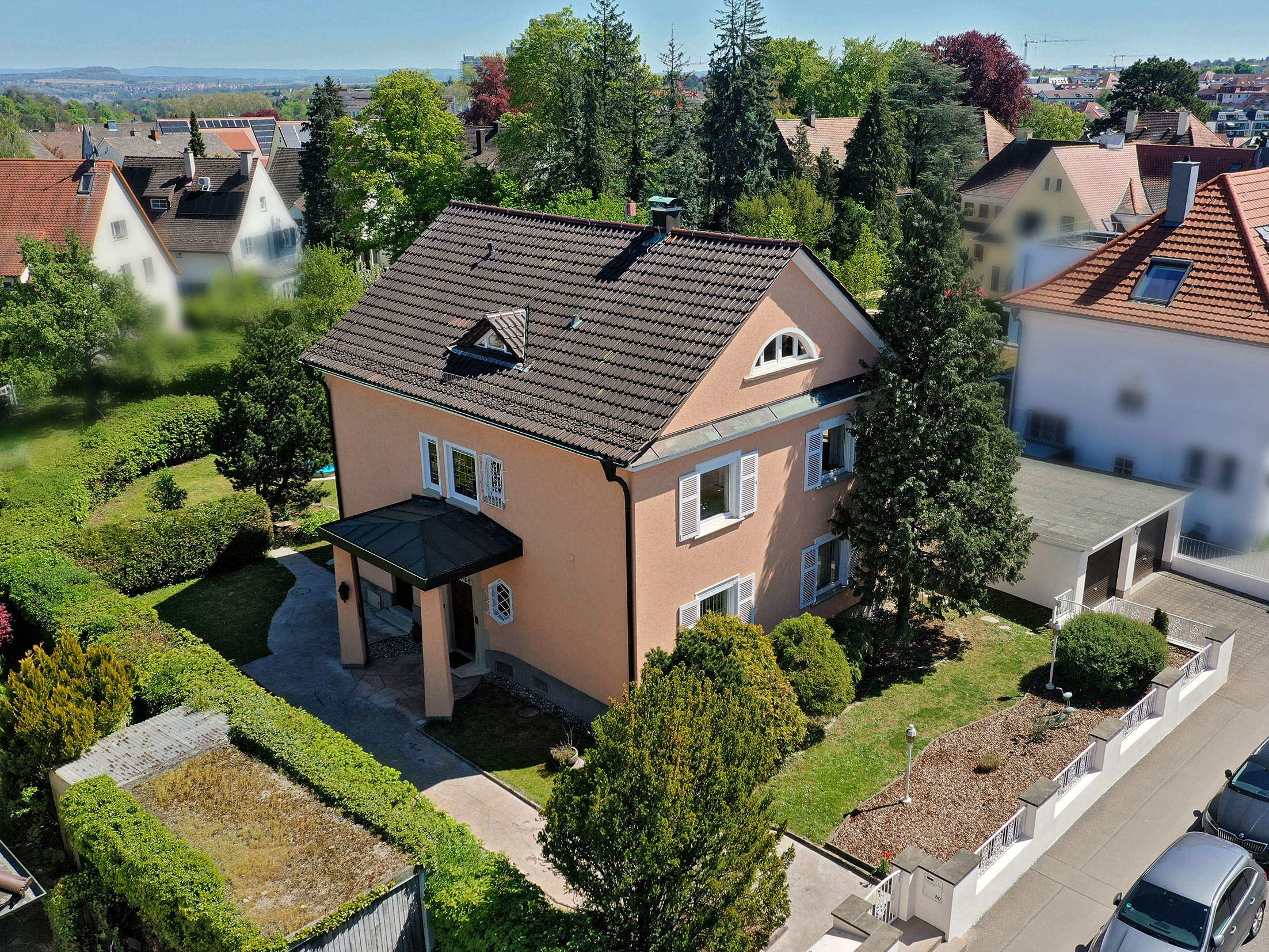 Herrschaftliche Stadtvilla in Bestlage: Ein lichtdurchflutetes Prestigeobjekt mit Parkgrundstück