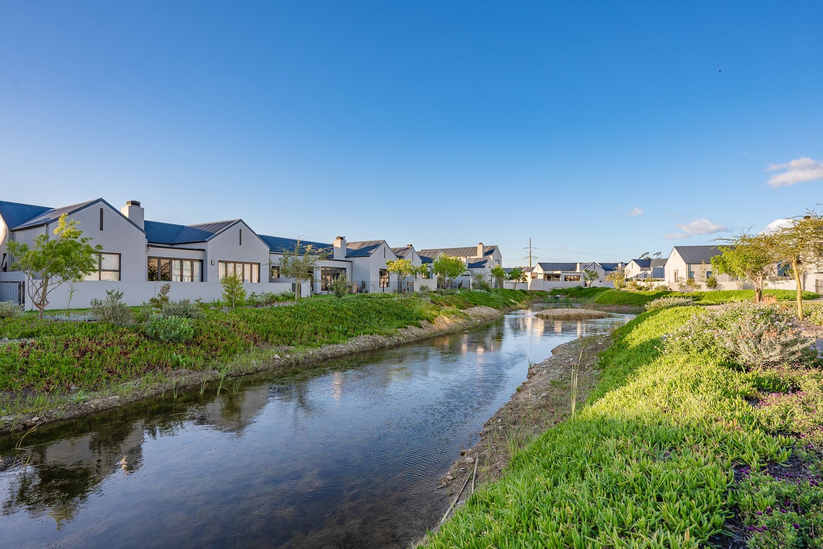 Stylish 3-Bedroom Home | Greenbelt Views | Aan de Wijnlanden