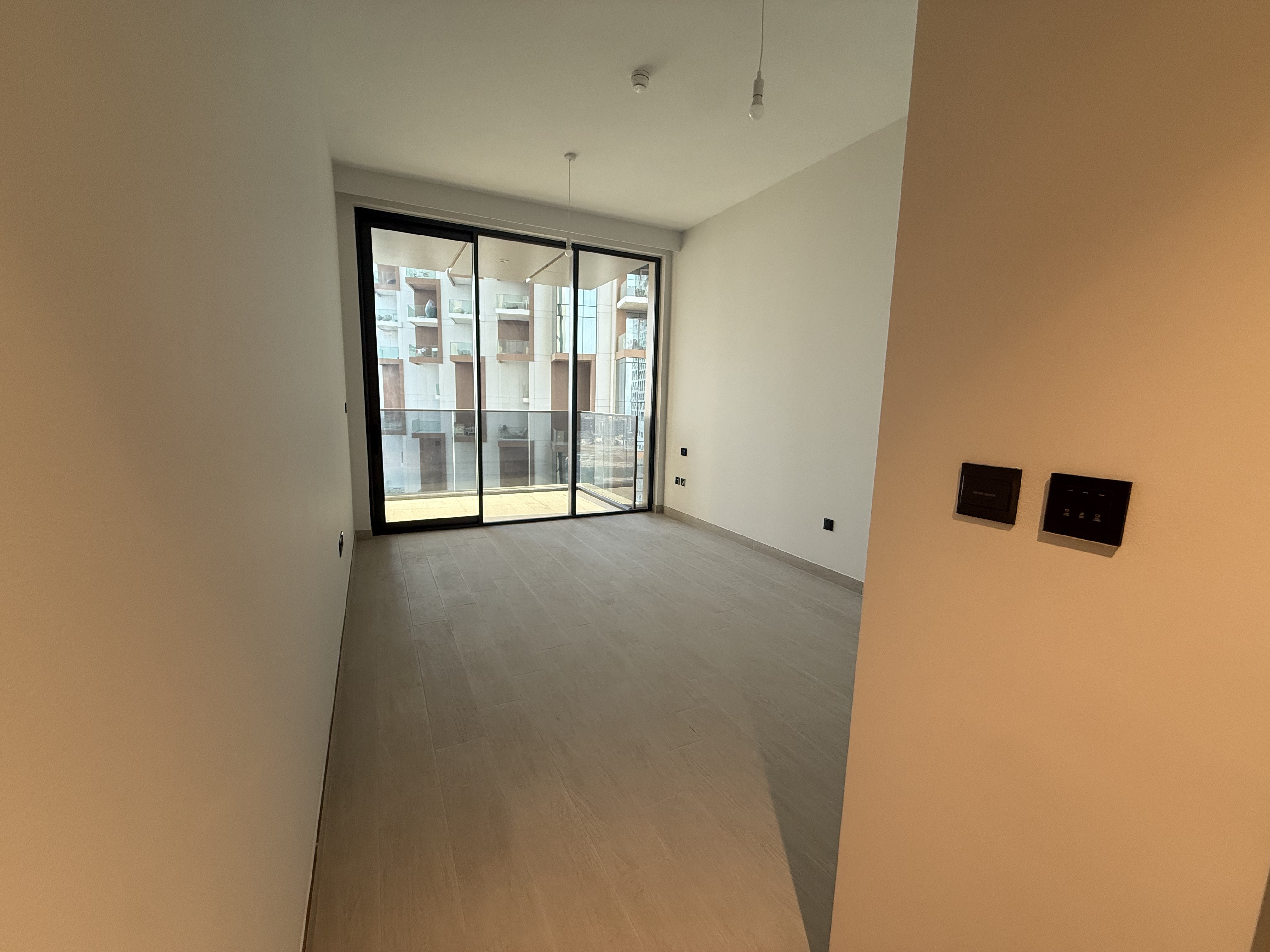 Brand new | Vacant | Mid floor