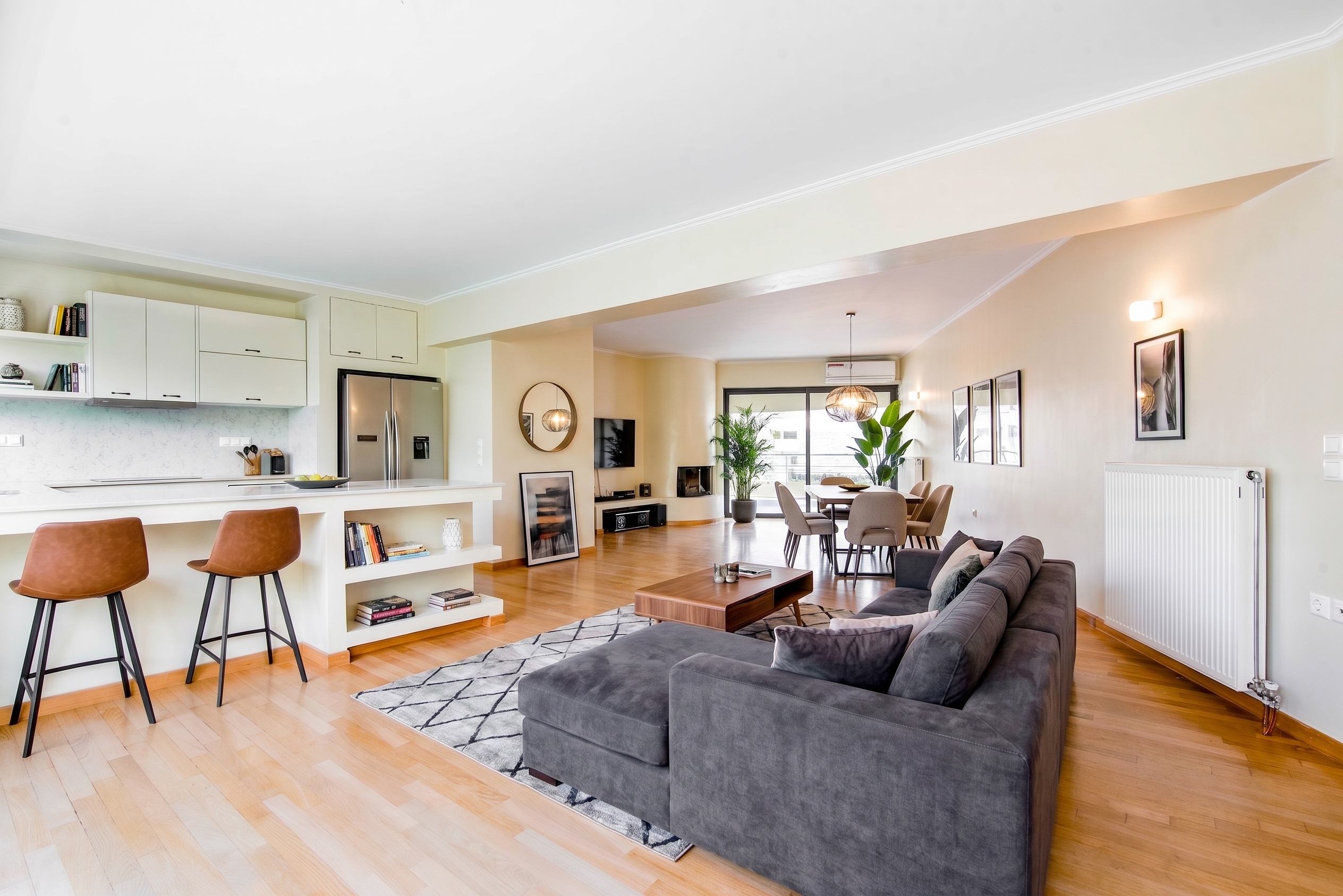Bright & Modern 3rd Floor Apartment by the Golf Courses of Glyfada