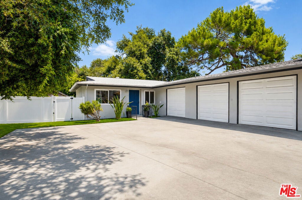 Stylish Remodeled ADU with 4 Parking Spaces