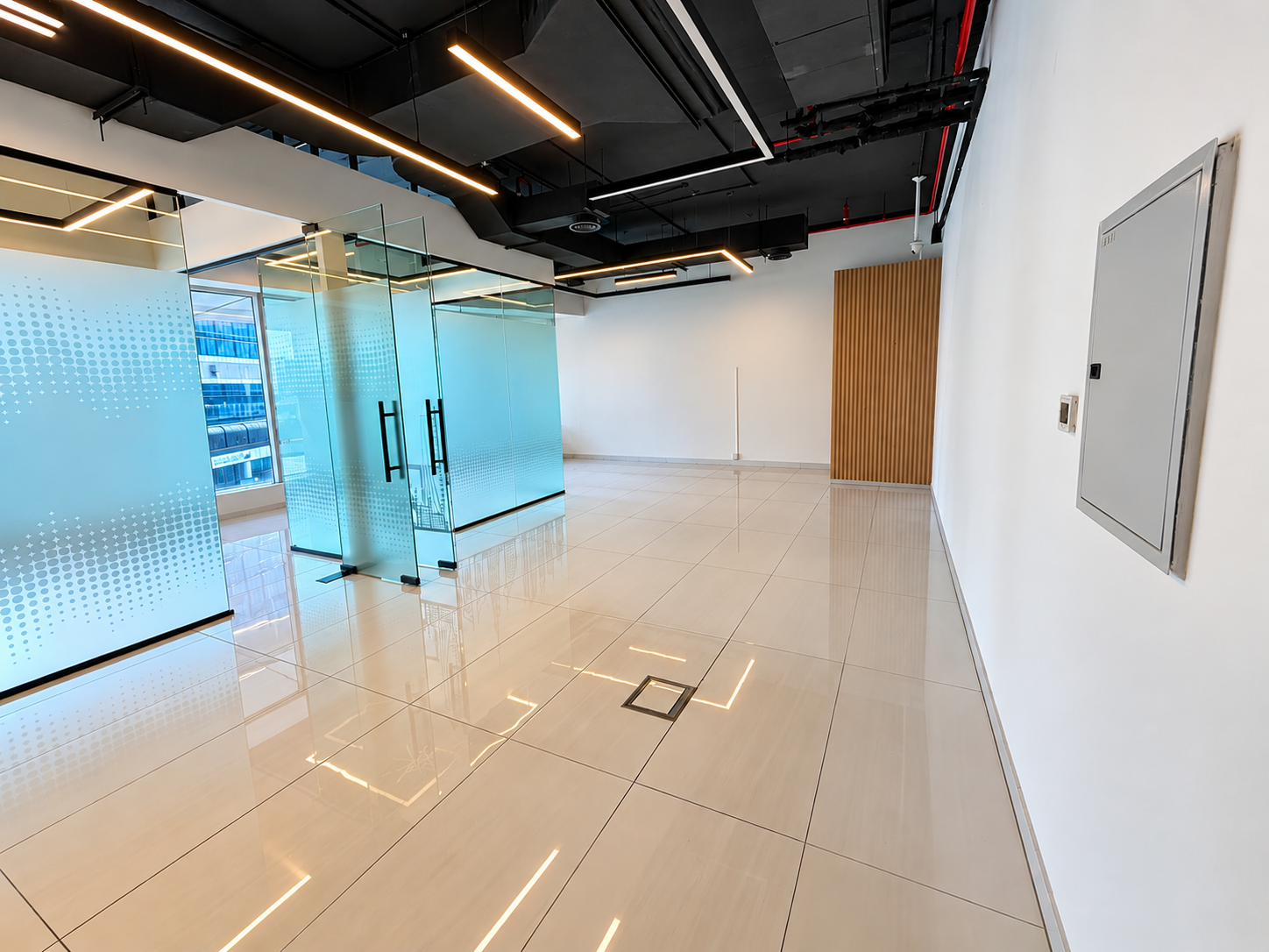 Parking Level Floor | Two Partitions | Motivated