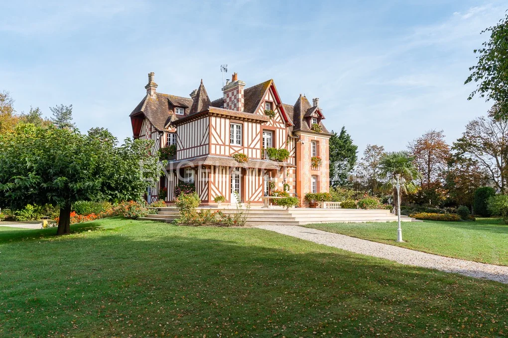 Beautiful Normandy Manor - 300m from the beach