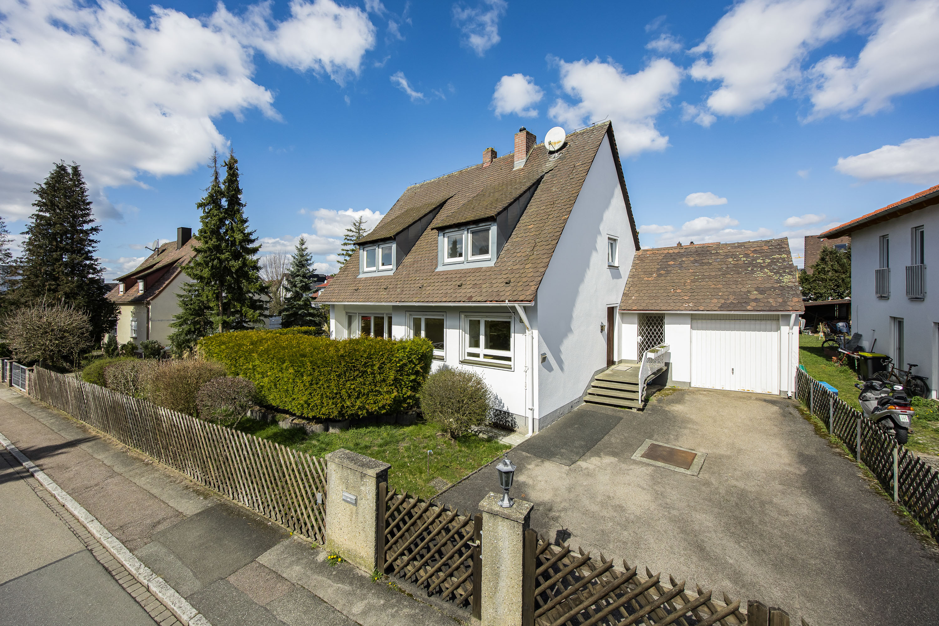 Einfamilienhaus mit Entwicklungspotenzial und großzügigem Grundstück
