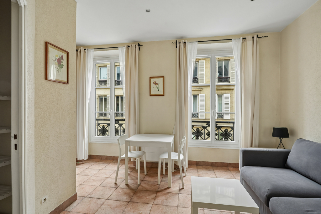 Paris IX - Studio 18m² au 3ème étage côté rue - Quartier Saint-Georges