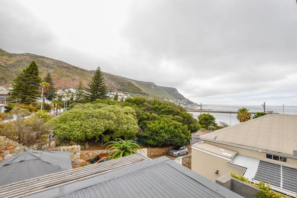 Beautiful sea view home in Kalk Bay