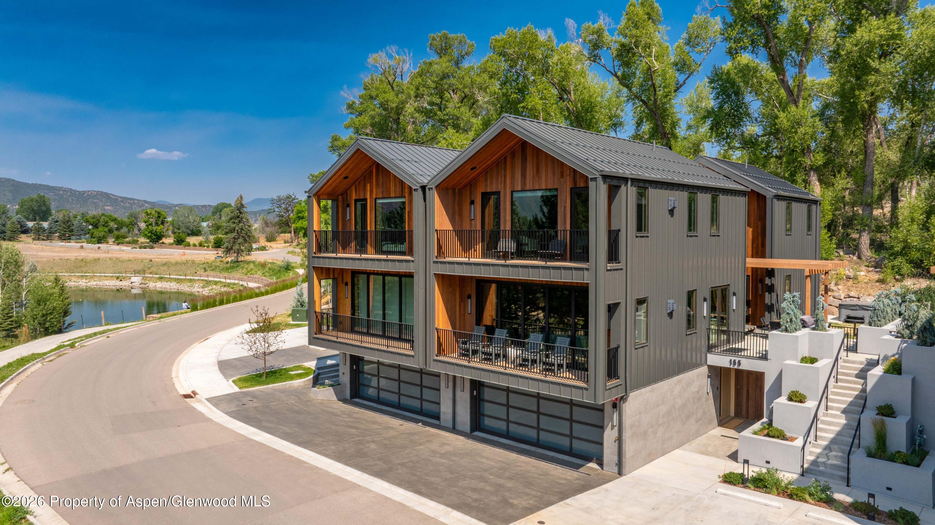 Brand New Townhome Available for Luxury Vacation Rental