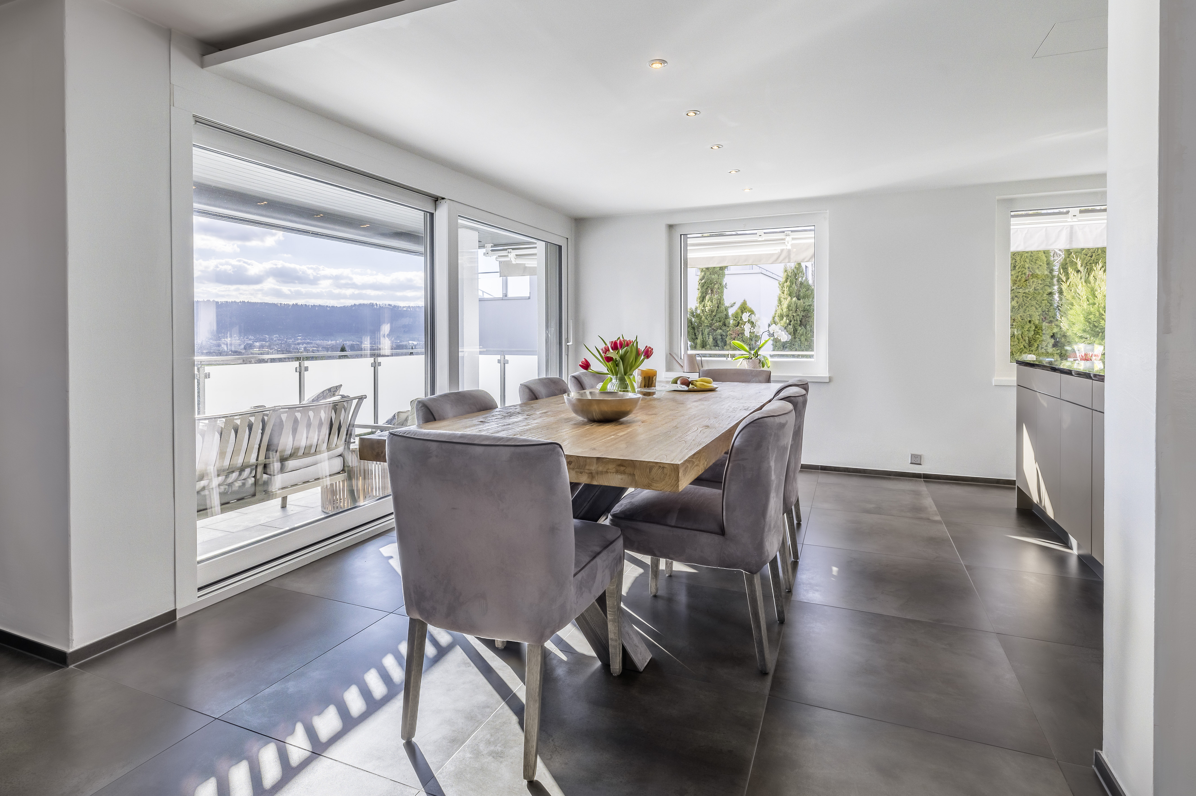 Exclusive living with panoramic views and privacy