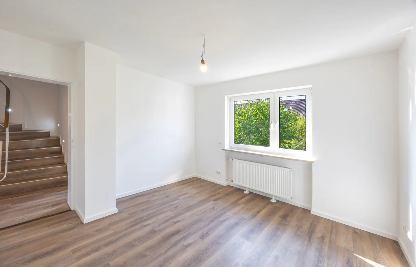 Umfassend saniertes Reiheneckhaus in ruhiger Wohnlage - Photo 1