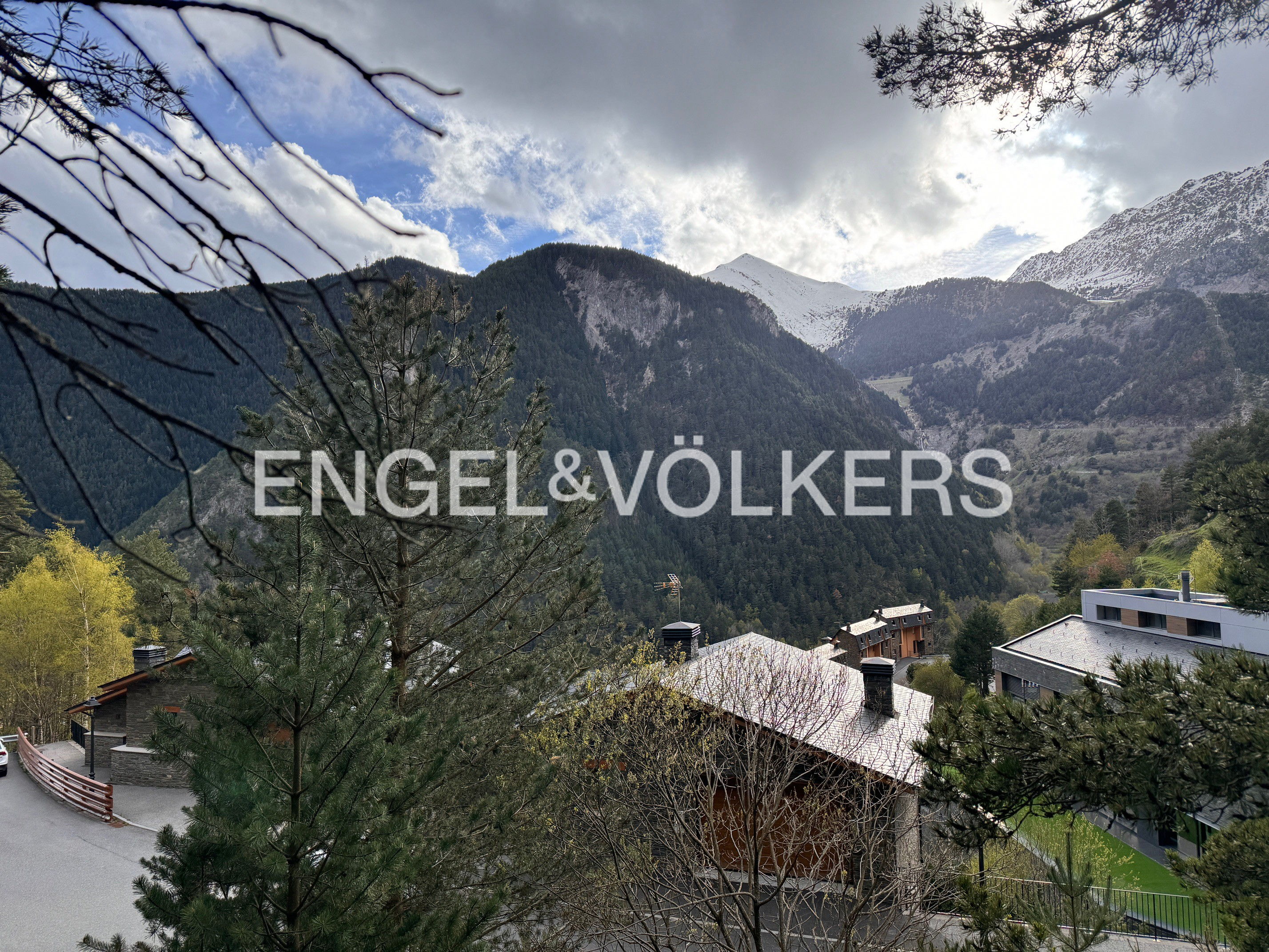 Exceptional plot of land in a privileged residential area.