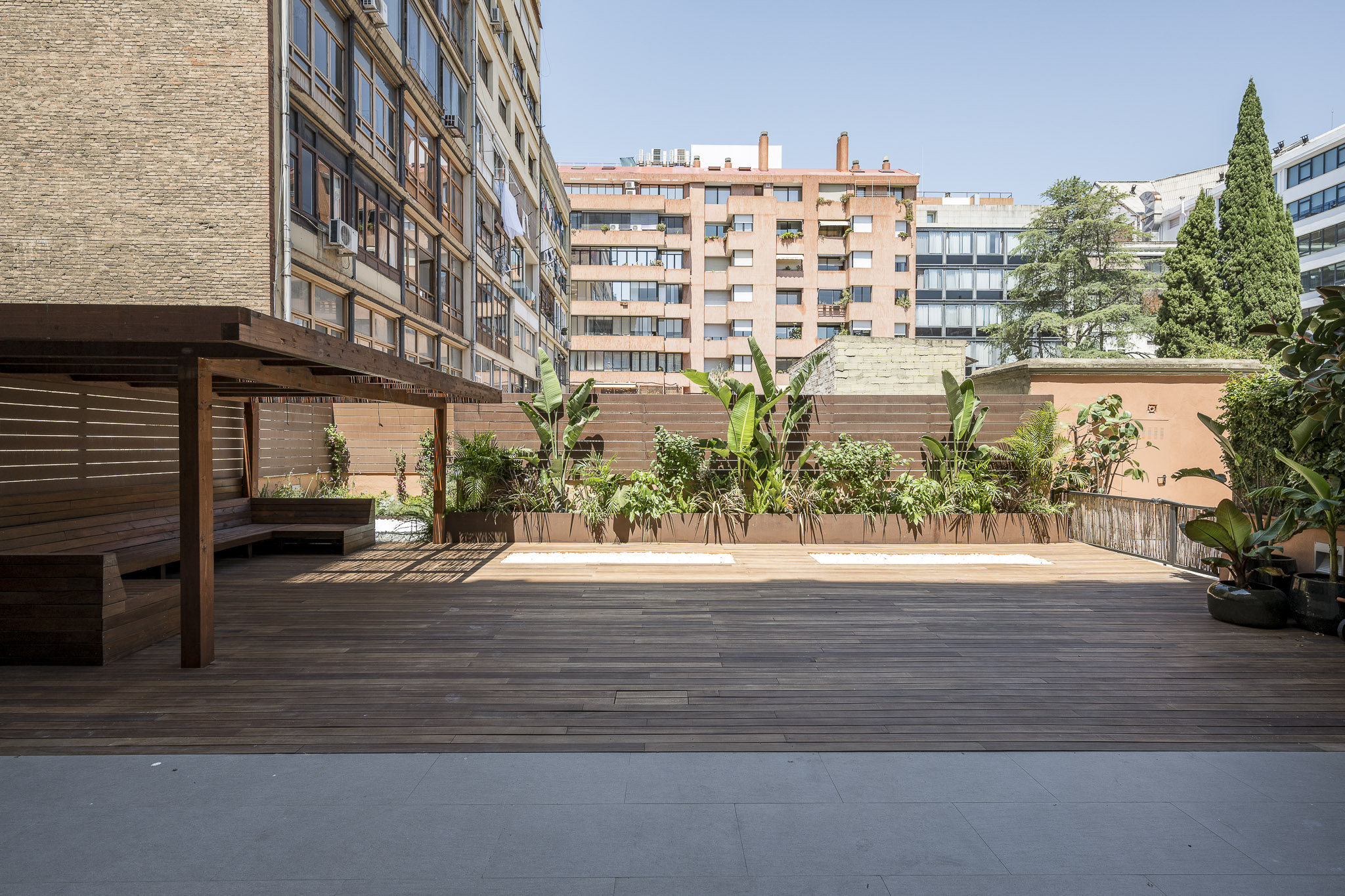 Stunning brand-new apartment with terrace in Eixample