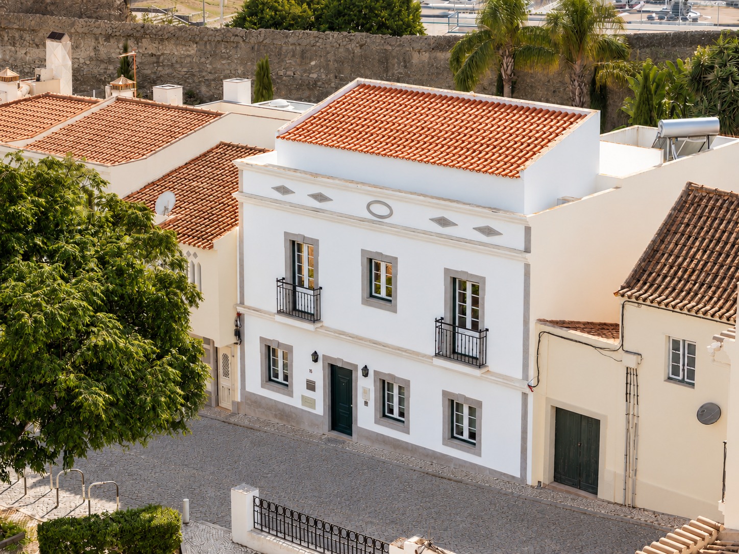 Elegância & Charme no coração de Lagos [Modificado por IA]