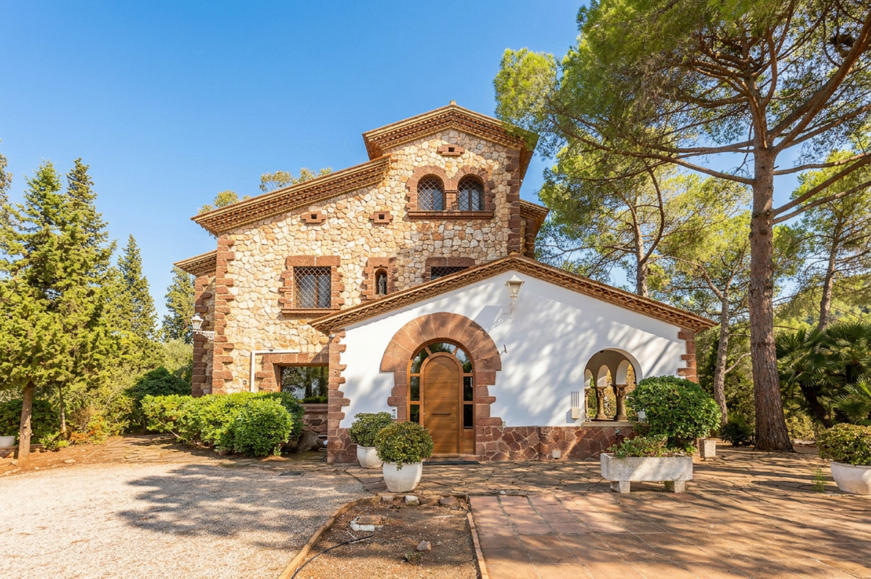 High-End Mediterranean Sanctuary: Exclusivity, Views of Montserrat and Tourist Licence in Baix Llobregat