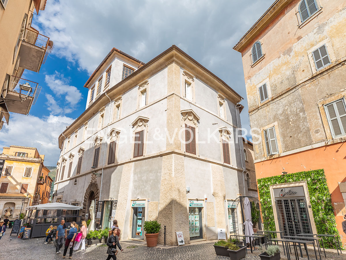 Prestigious apartment in central Tivoli