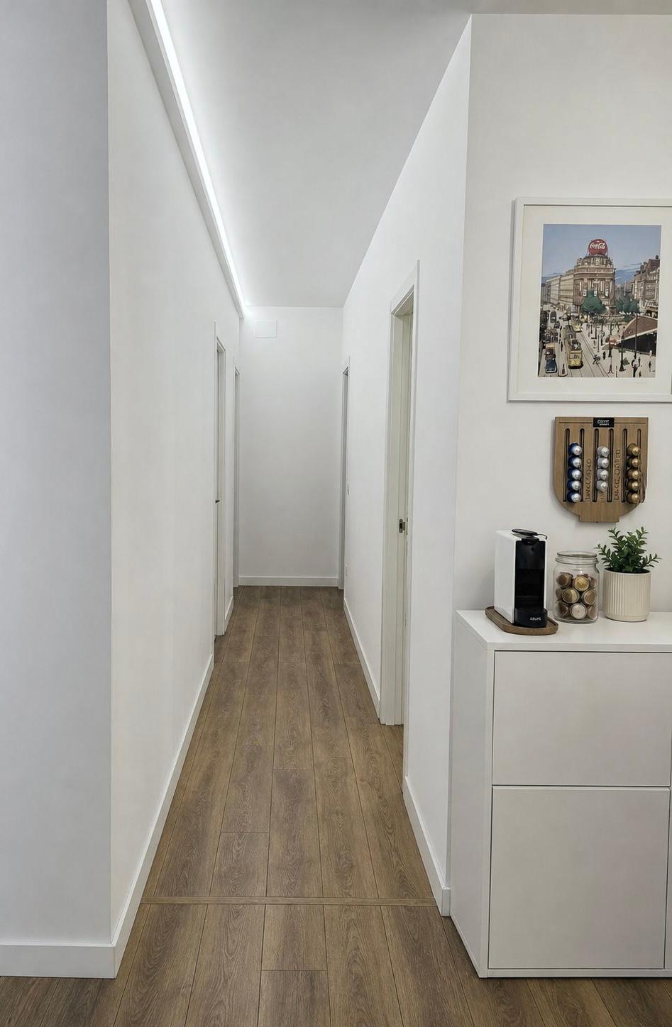 Discover an urban oasis in Embajadores, Madrid: bright apartment