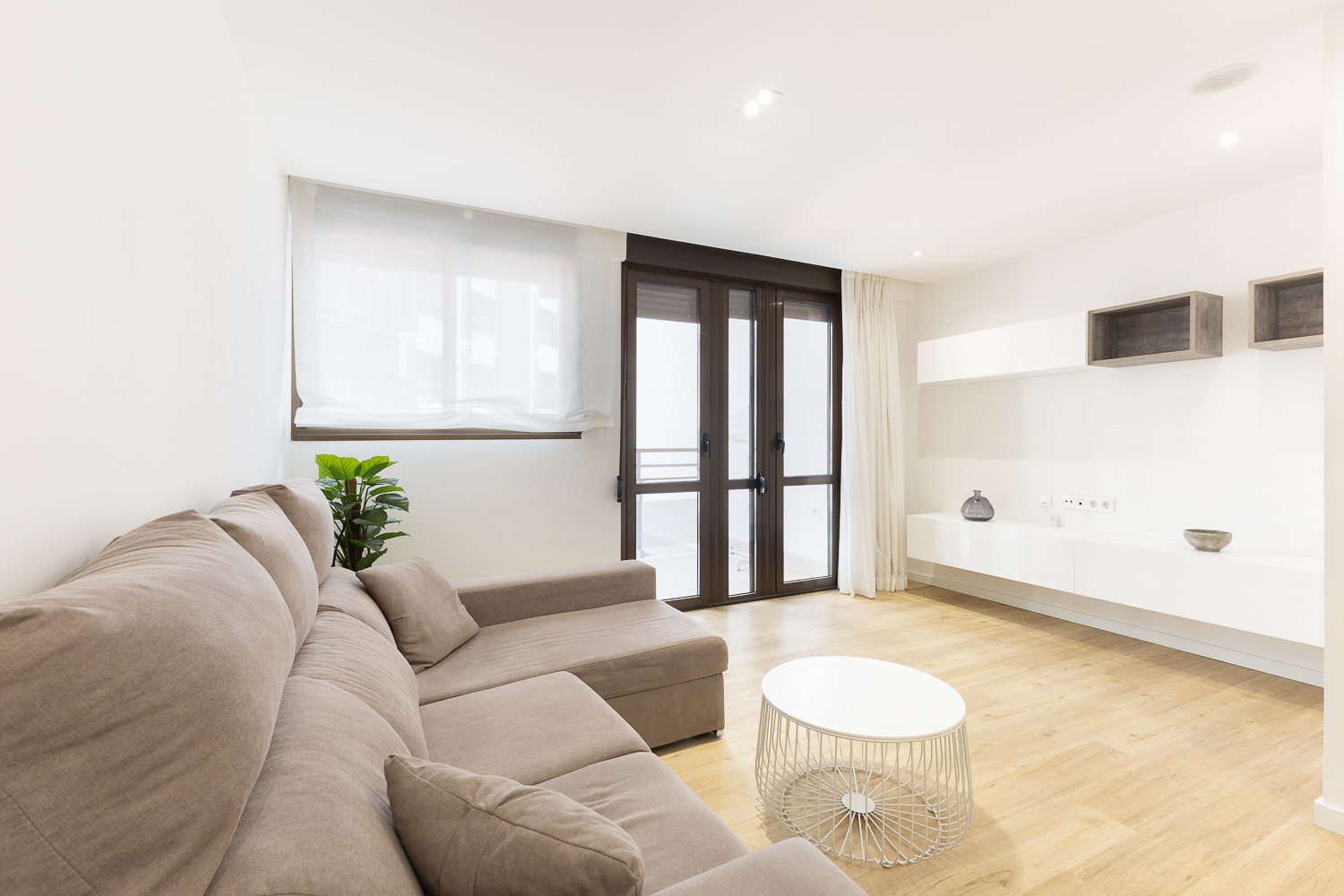 Modern furnished apartment located on Colón Street