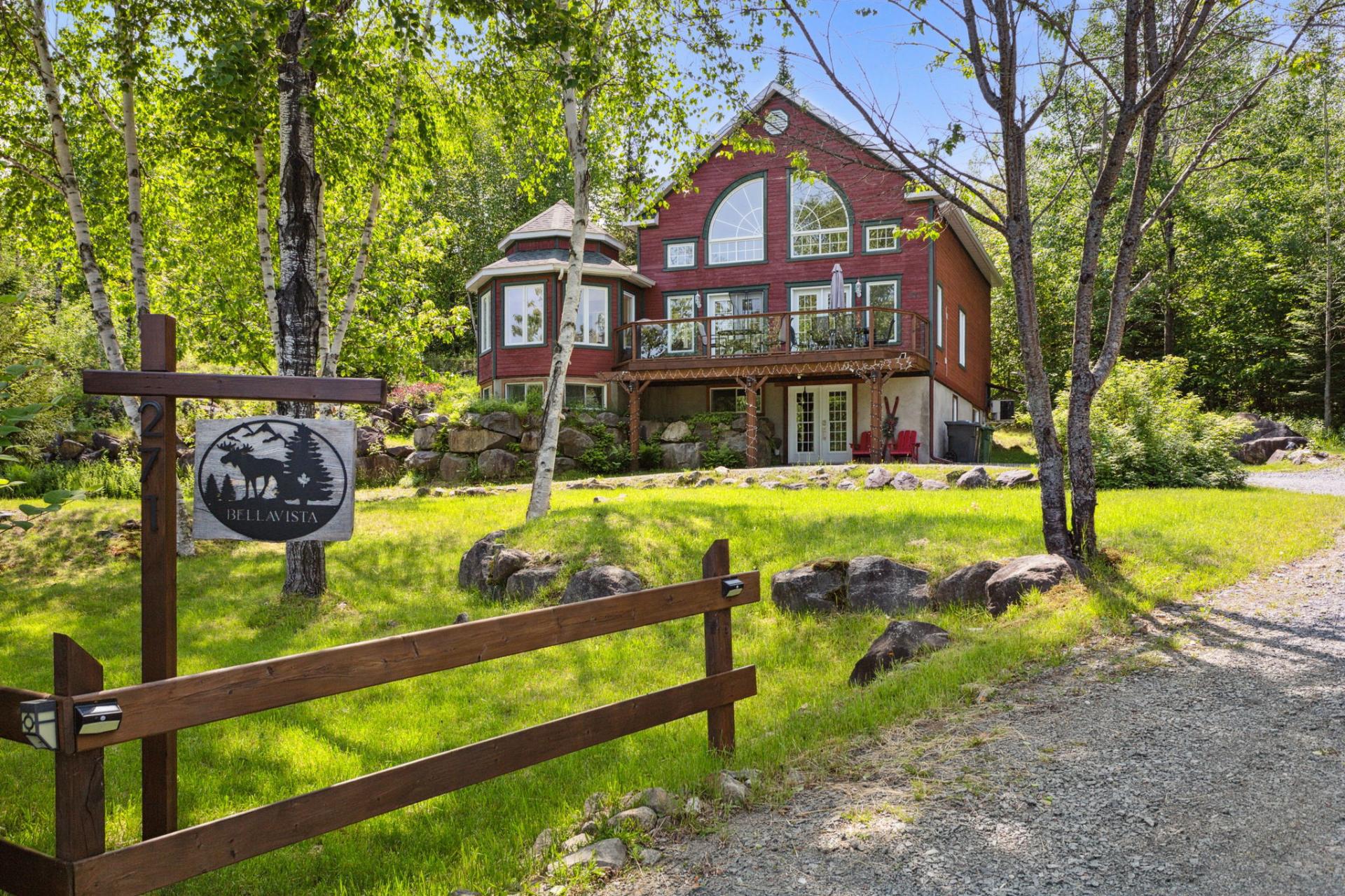 Stunning  estate offering exceptional lucrative potential