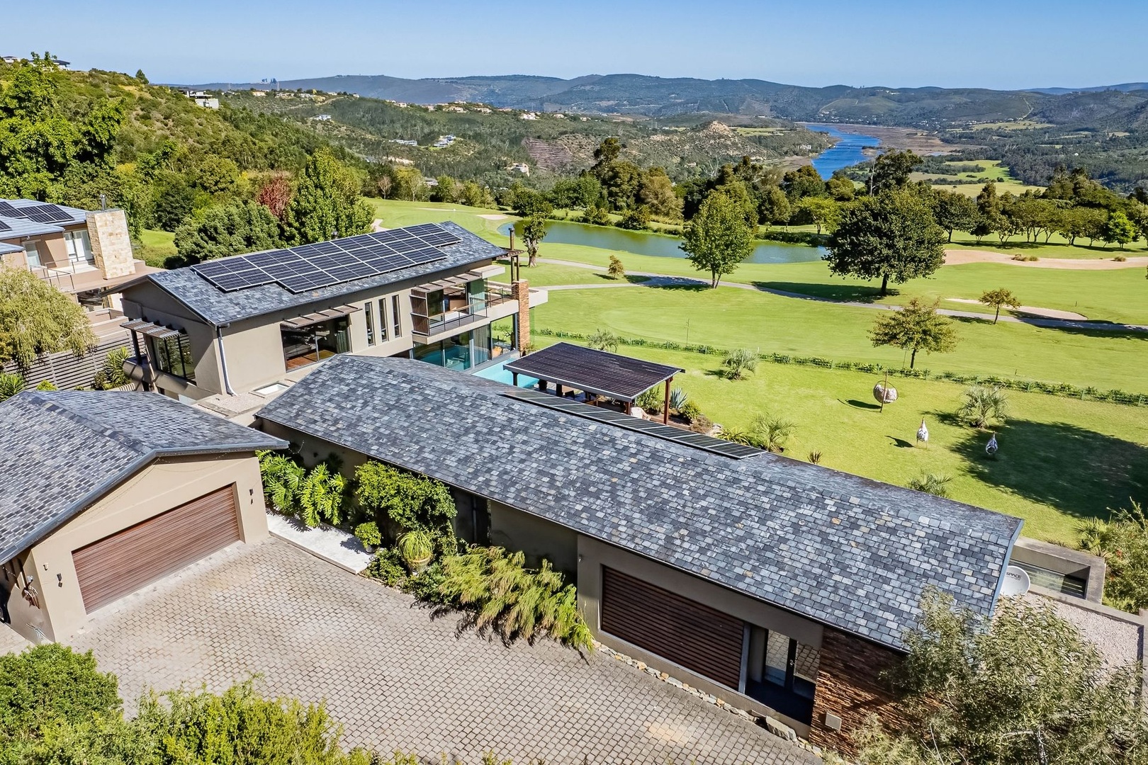Contemporary Luxury with Unrivalled Knysna River & Golf Course Views