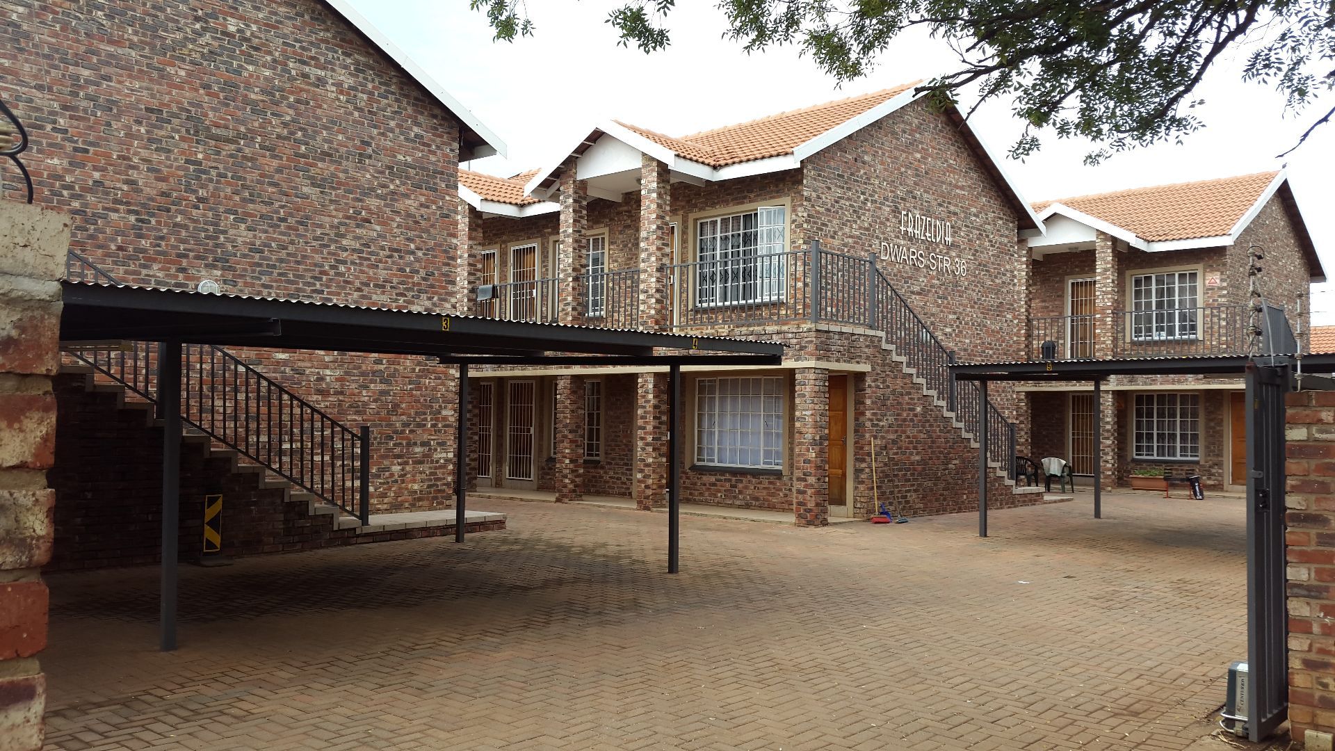A neat and spacious one bedroom flat to rent