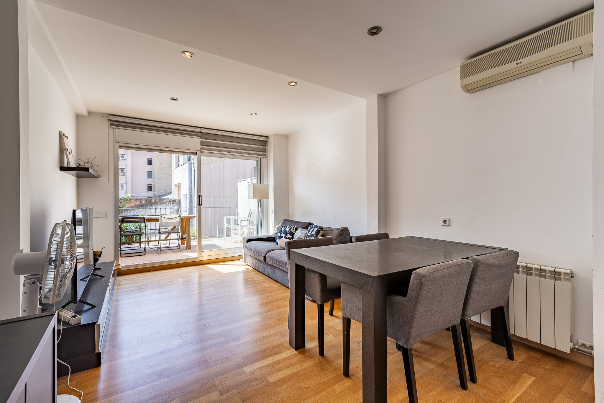 Fantàstica casa amb ascensor, garatge i terrassa a prop del centre
