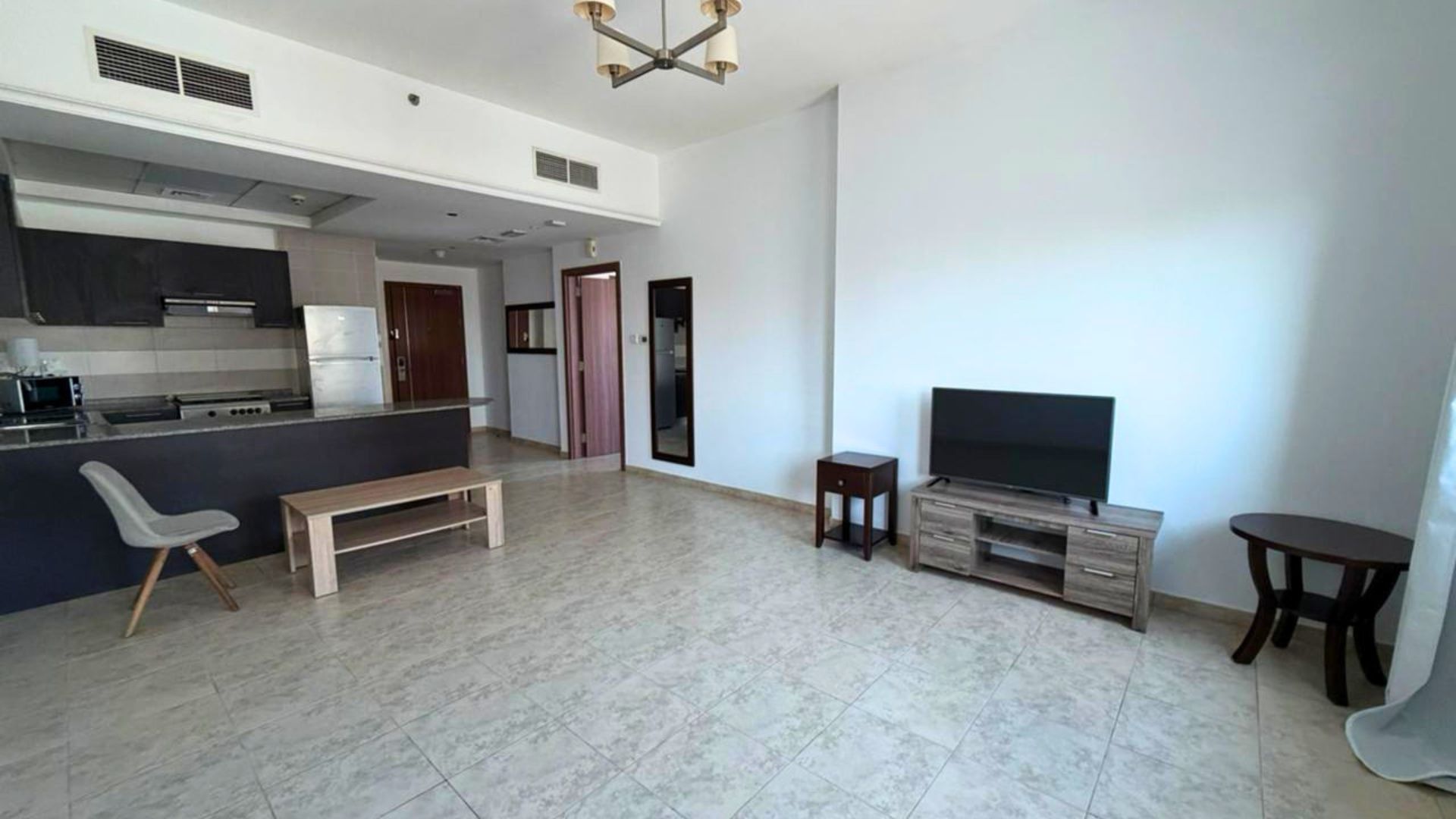 High Floor | Vacant | Semi-Furnished | Spacious