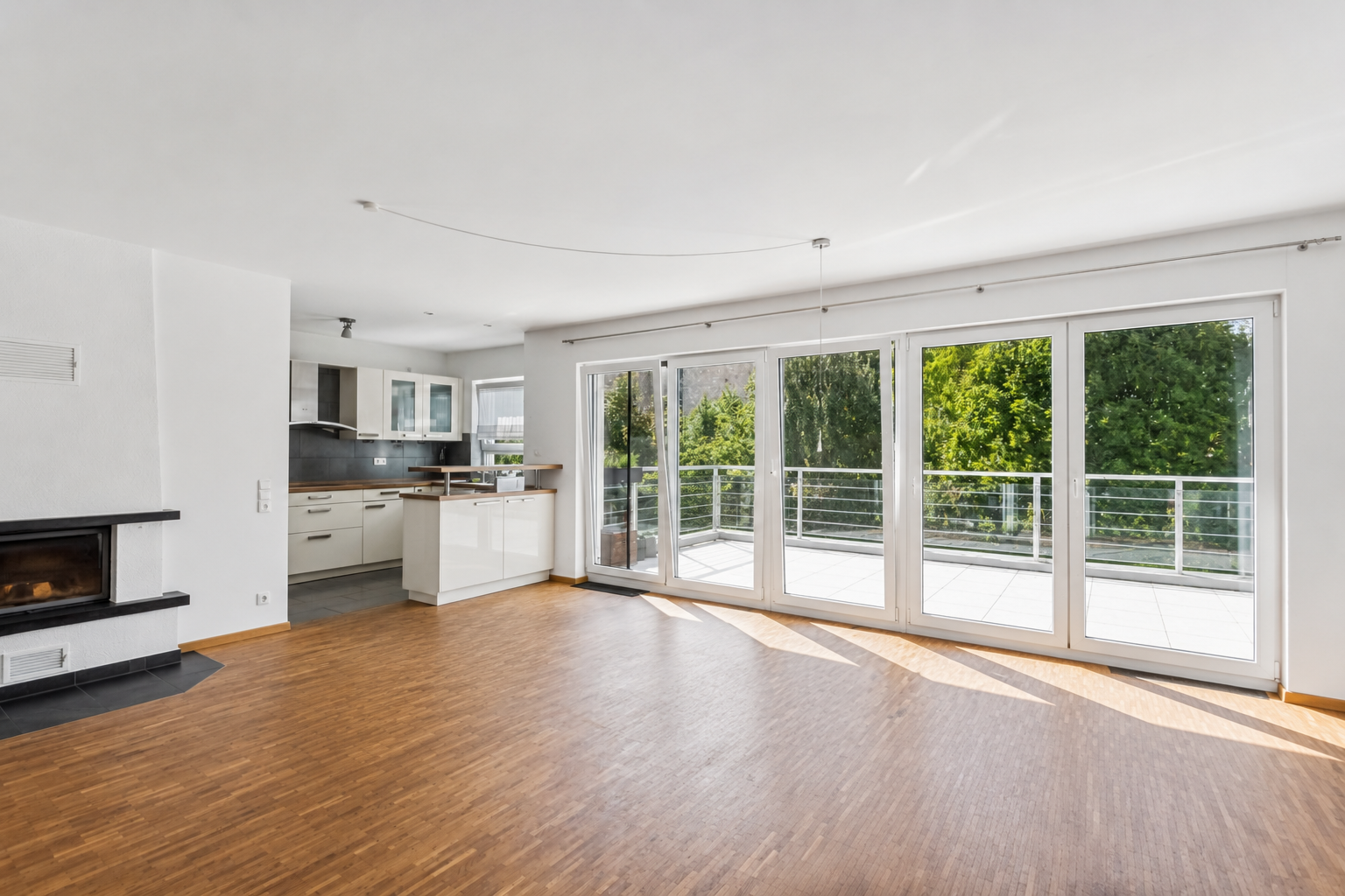 Helle Drei-Zimmer-Wohnung mit großer Dachterrasse