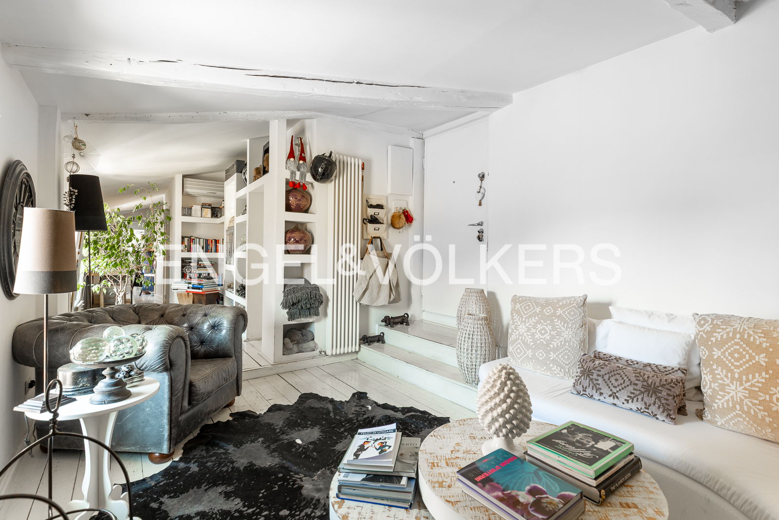 Attic apartment next to Sant'Orsola Hospital