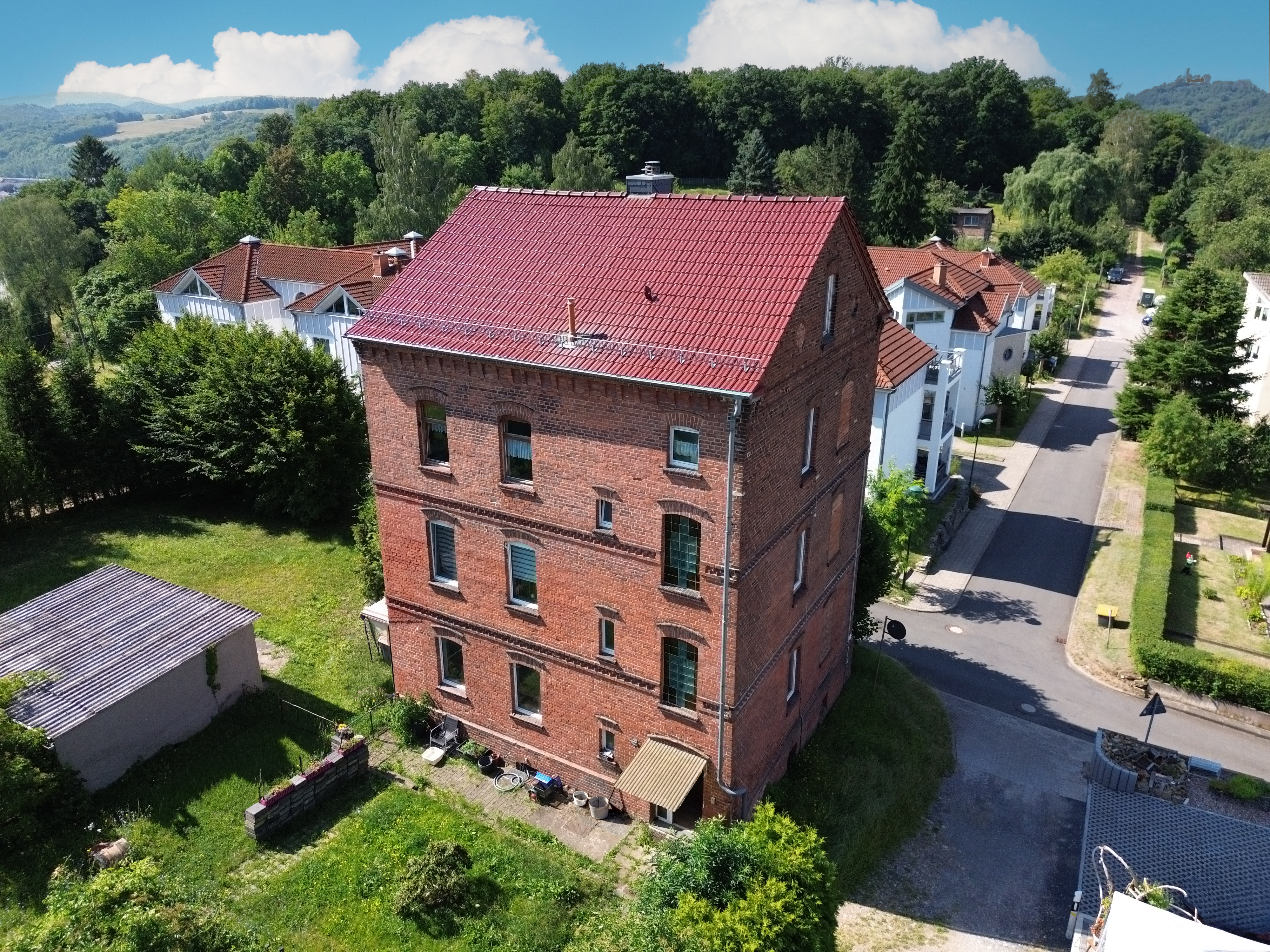 Ein Haus – viele Möglichkeiten: Ein- bis Dreifamilienhaus mit Baugrundstück
