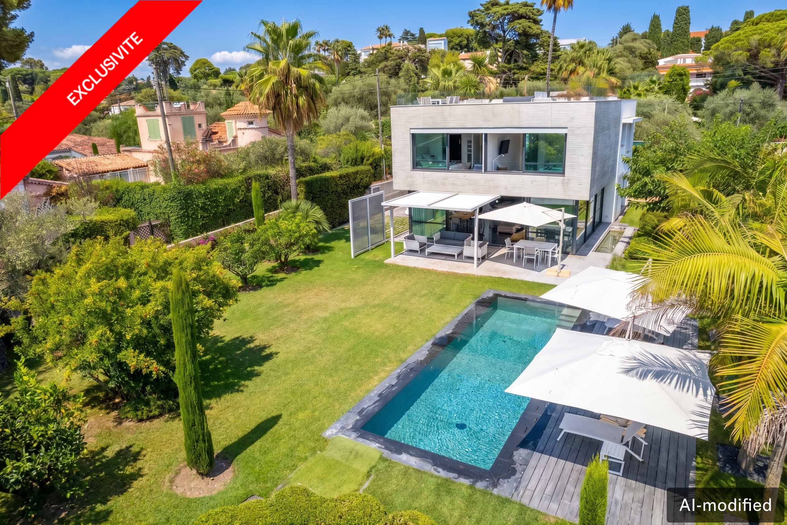 Cap d’Antibes – Contemporary west-facing villa with sea views, near the beaches