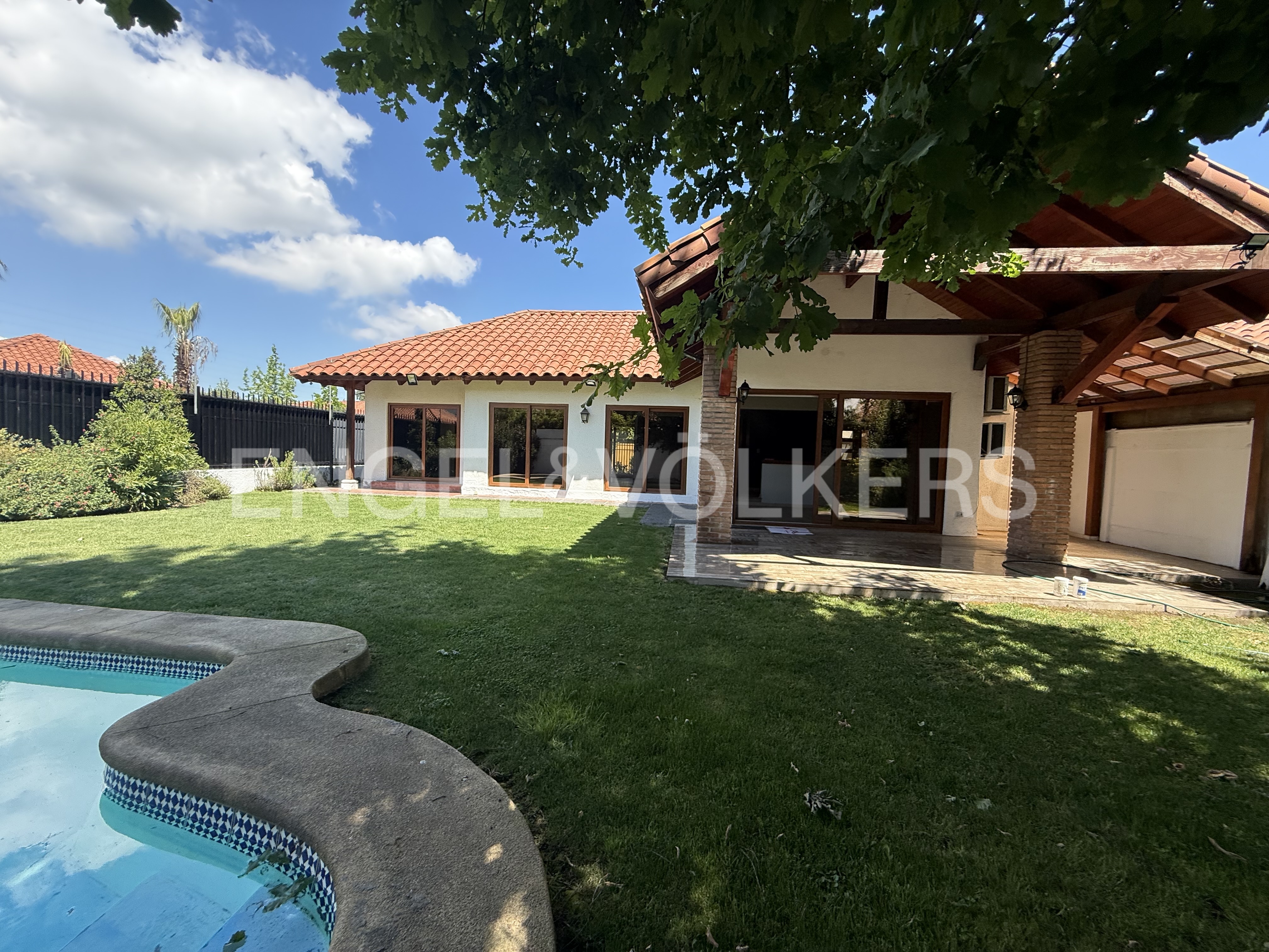 Casa en el Polo de Machali