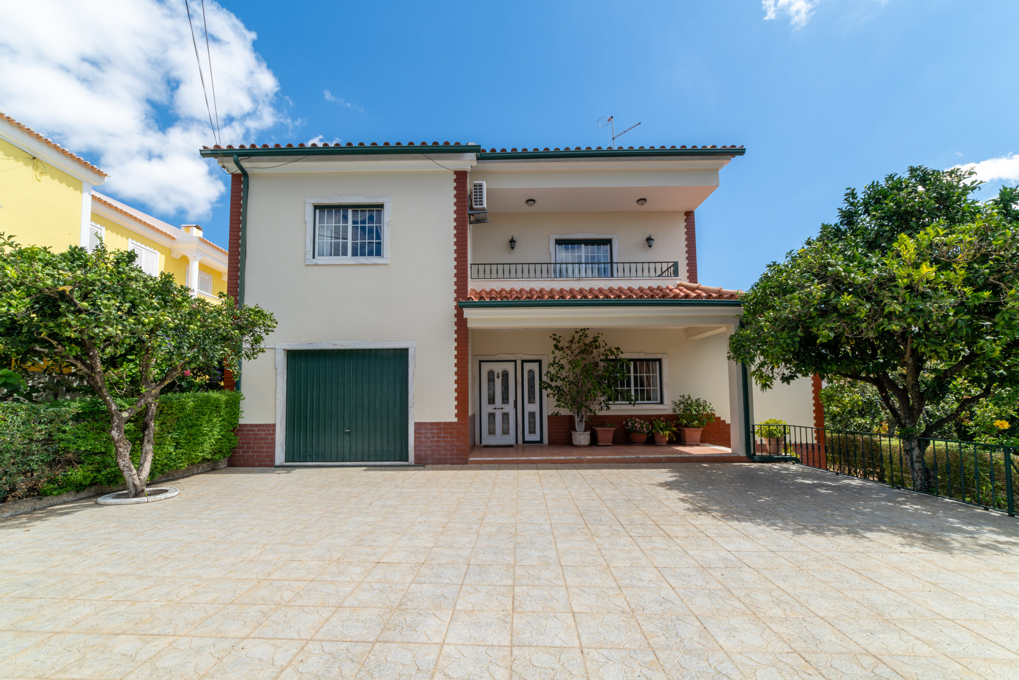 Moradia de Prestígio com 436 m² em Lote Privativo