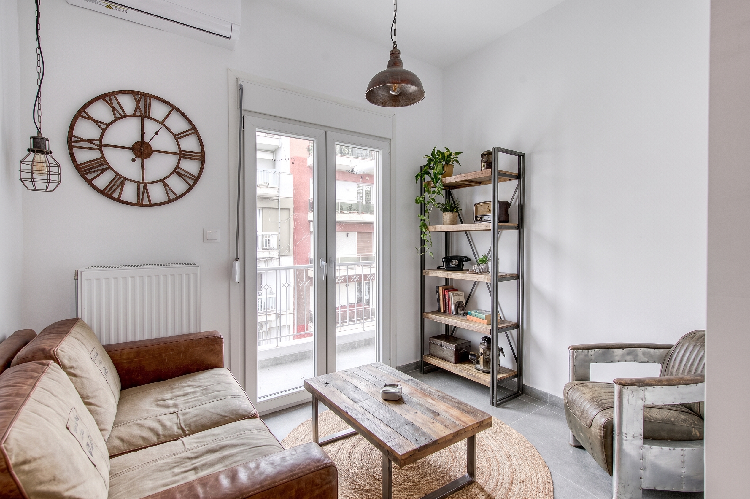 Renovated 4th-floor investment studio