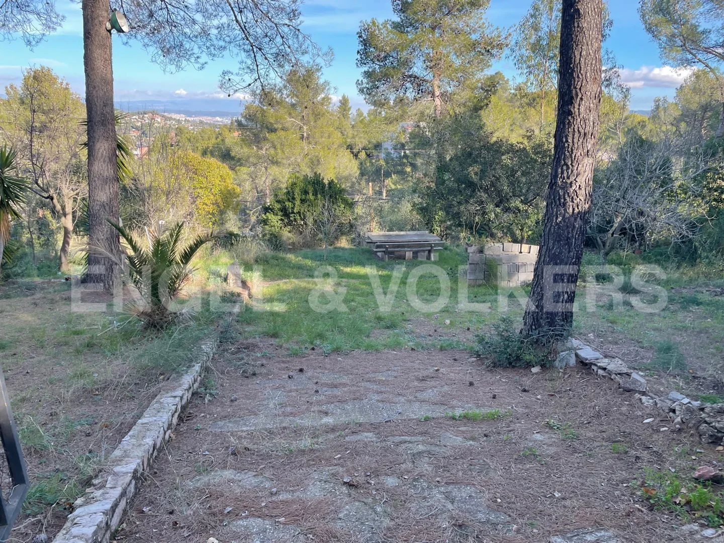 Magnificent land in Cervelló for 2 houses