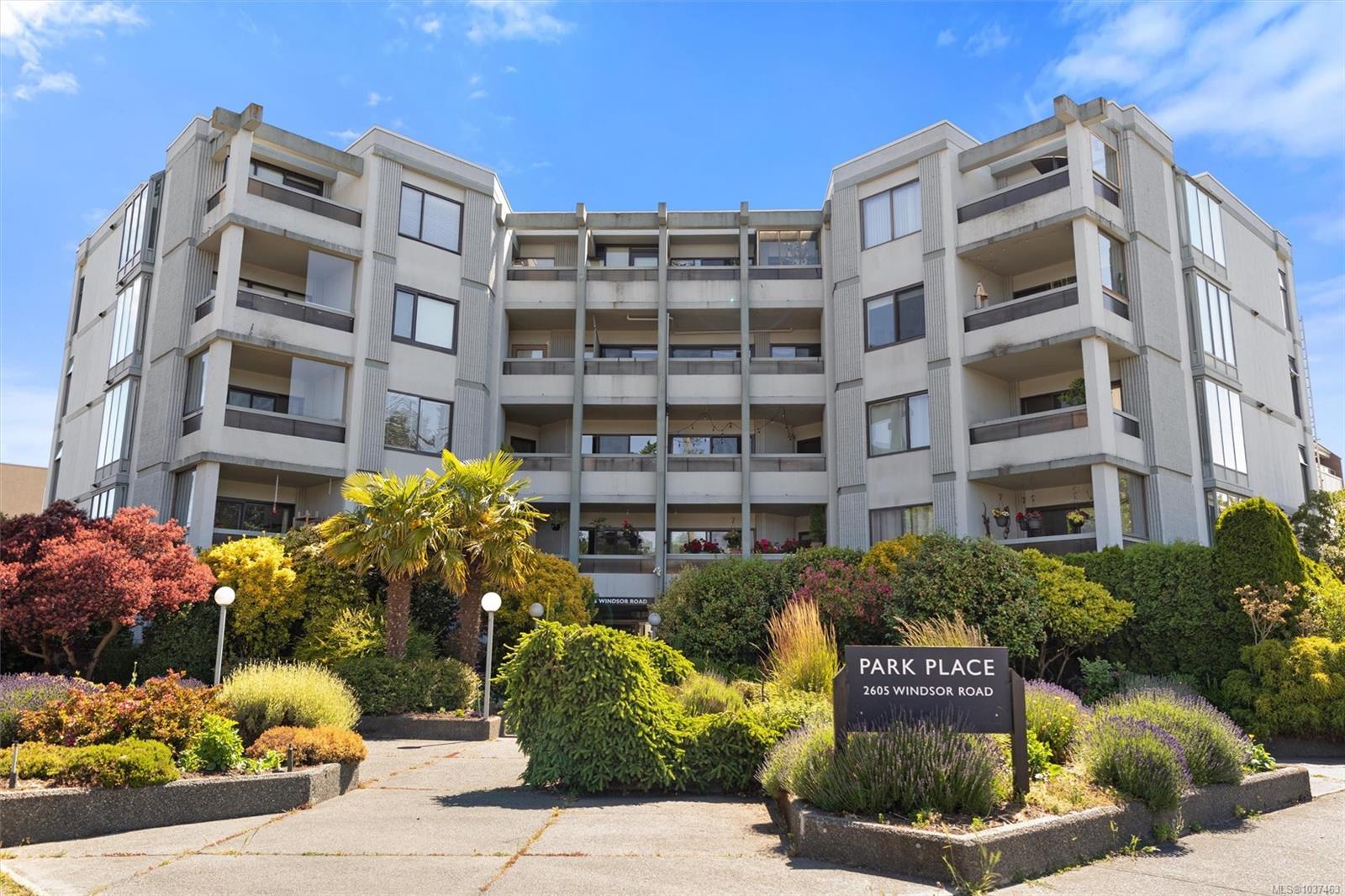 1 Bedroom Condo Steps from the Beach