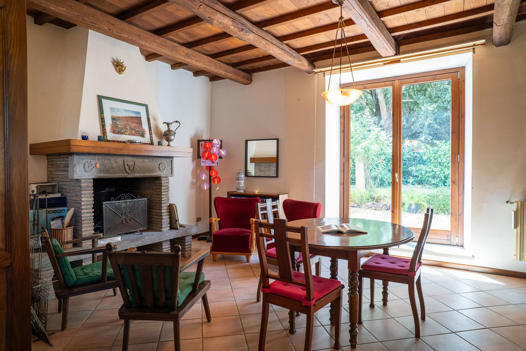 Elegant renovated ground floor with garden and porch, Viterbo