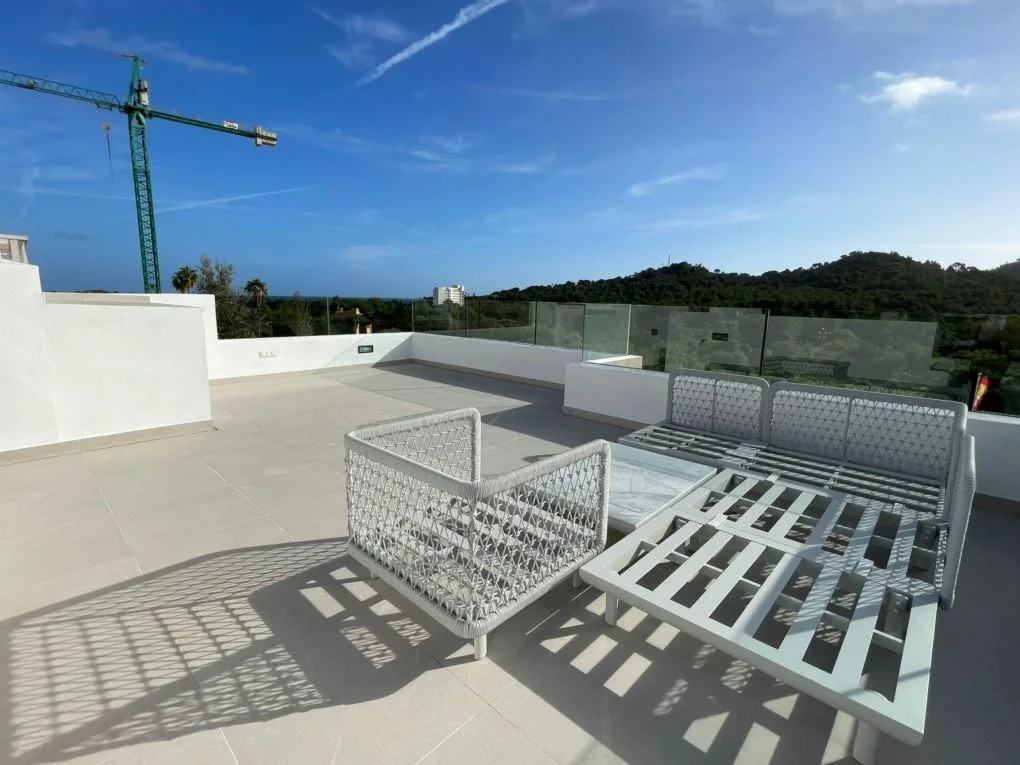 Modern villa in a new complex with pool in Font de sa Cala