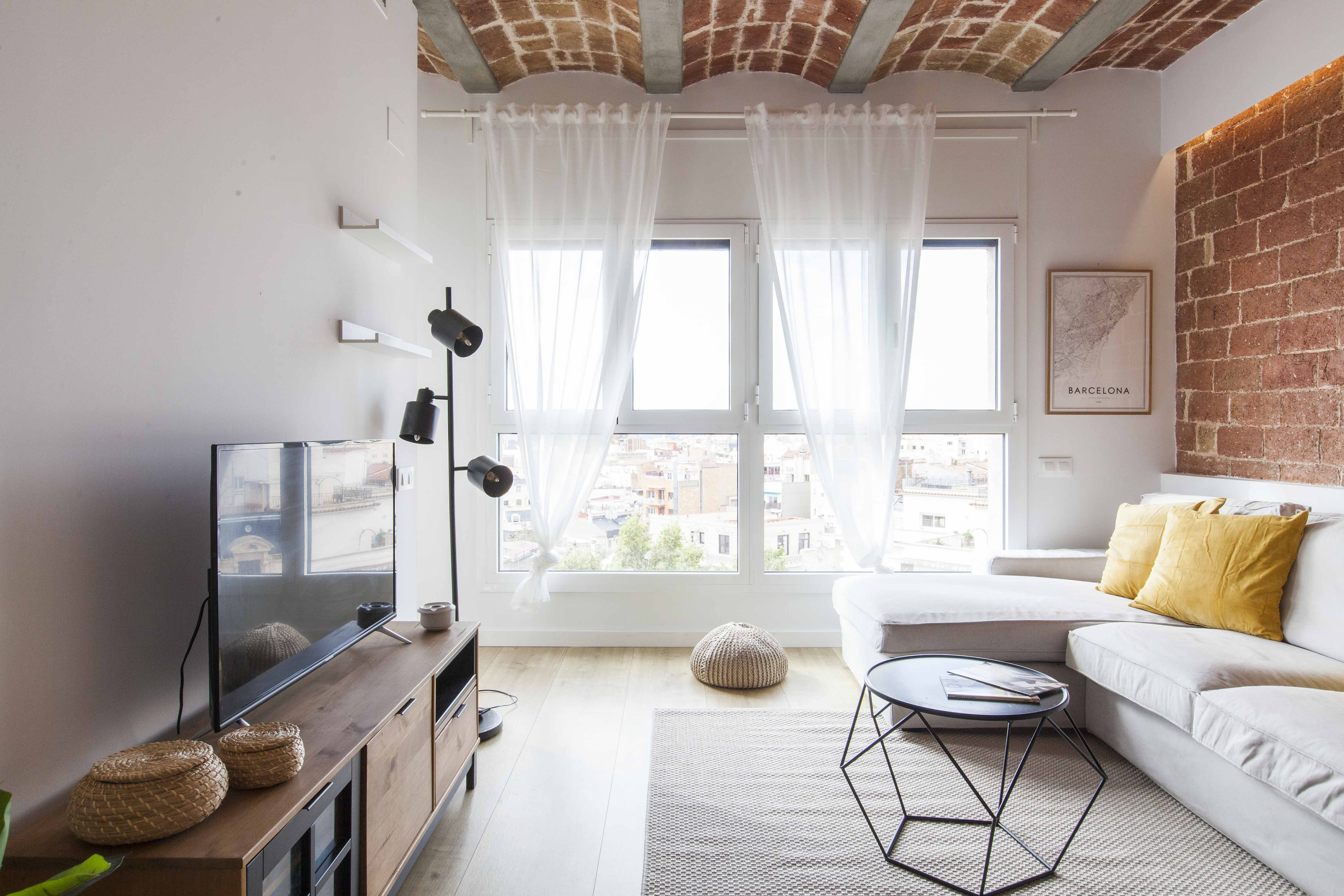 Bright, very quiet apartment in renovated period building | El Putxet