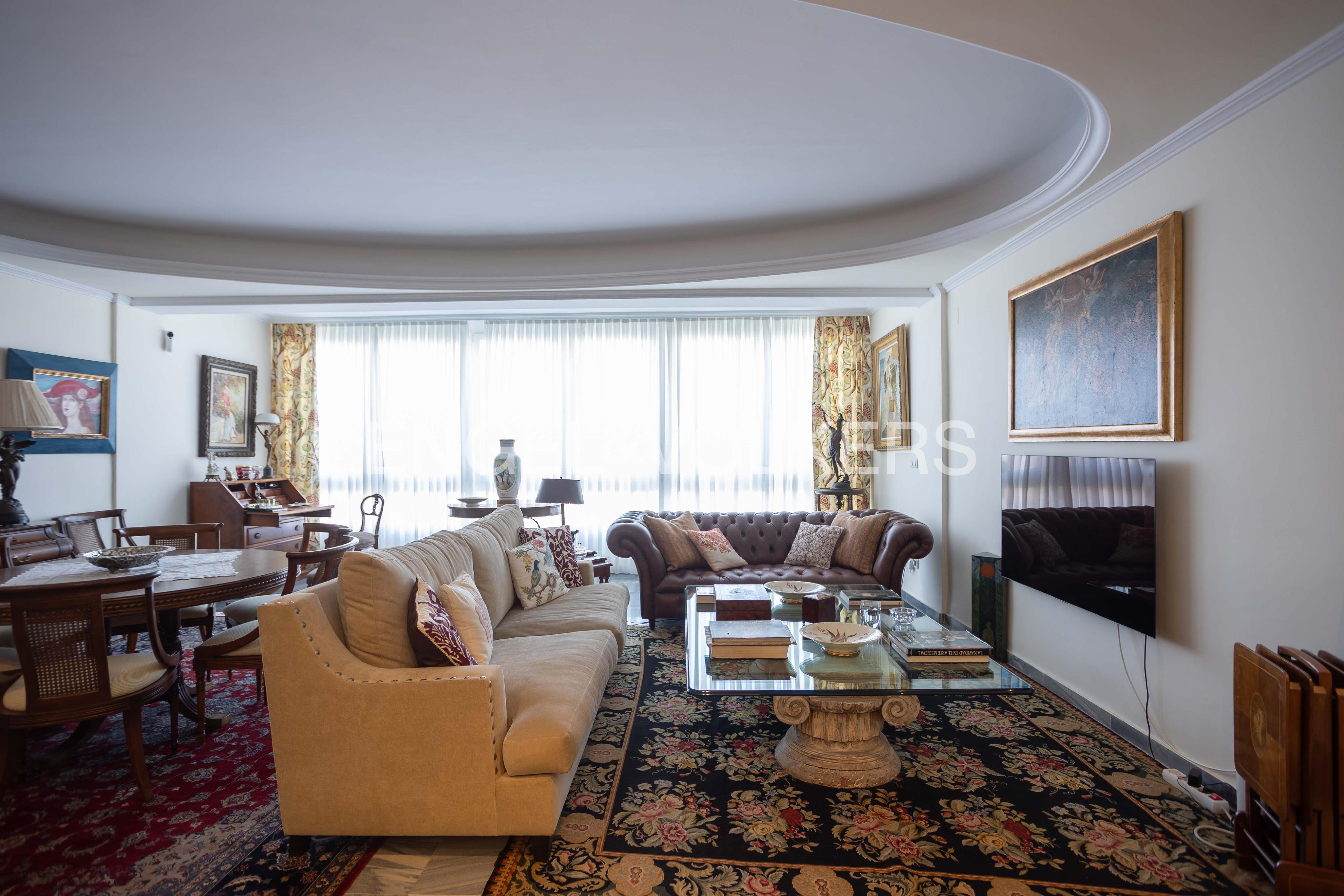 Renovated, fully exterior apartment in Virgen de Luján, with views, parking space, and lift