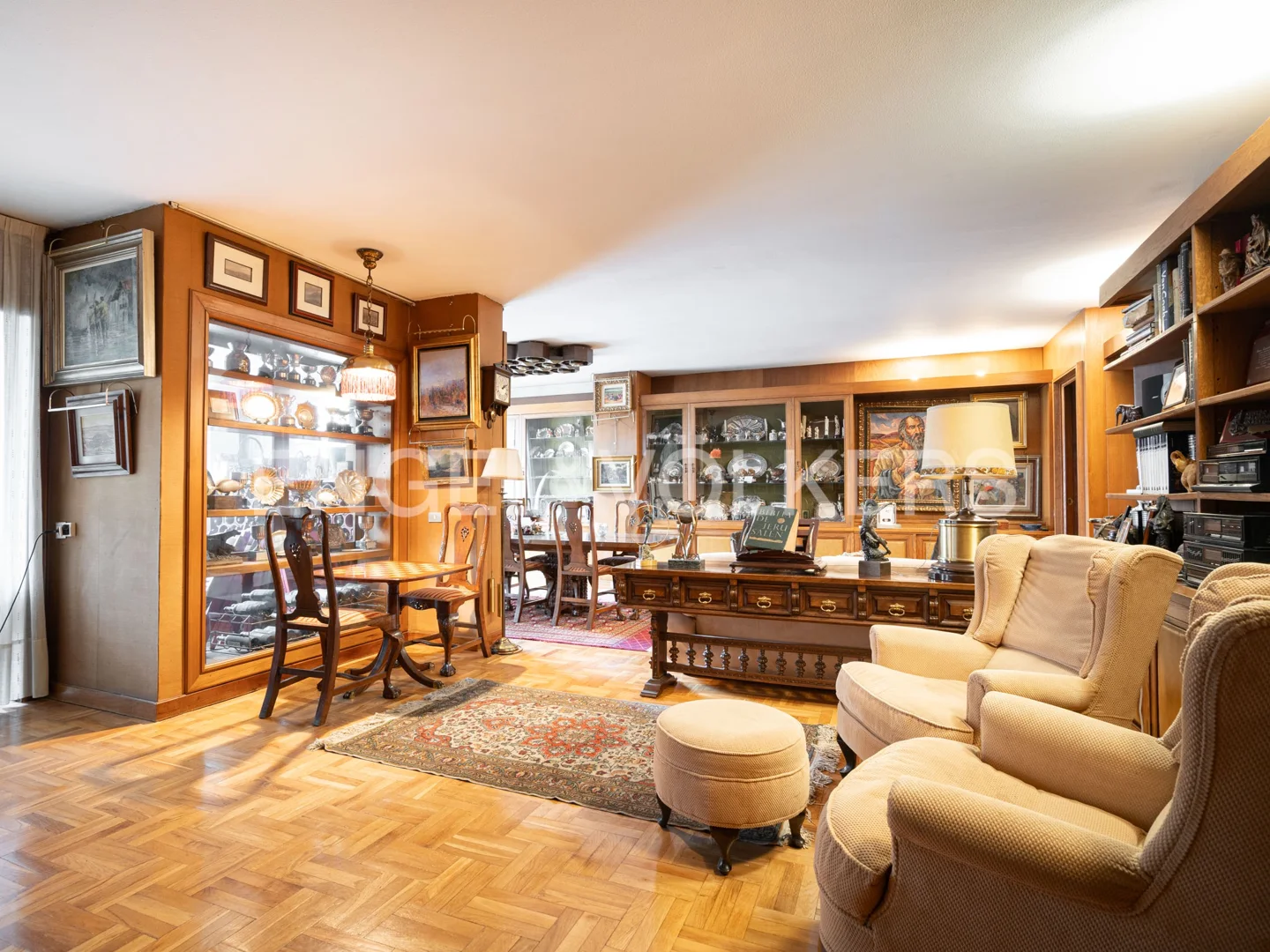 Spacious and stately home in the centre of Oviedo