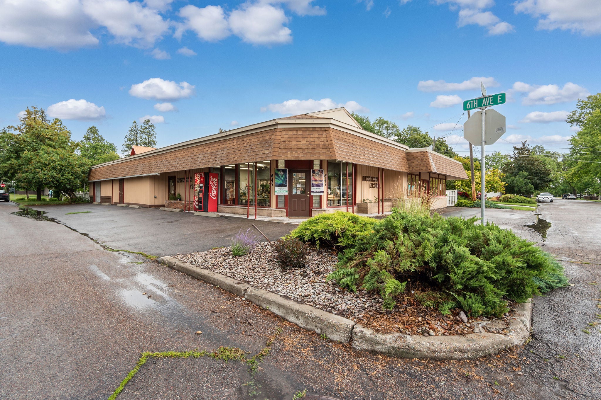 Commercial Building With 3,841 Sqft In Kalispell