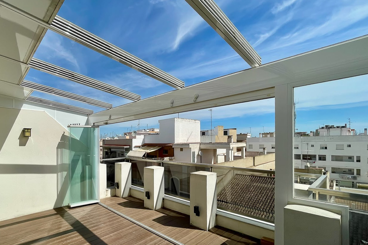 Spectacular penthouse with two terraces and garage in Algemesí