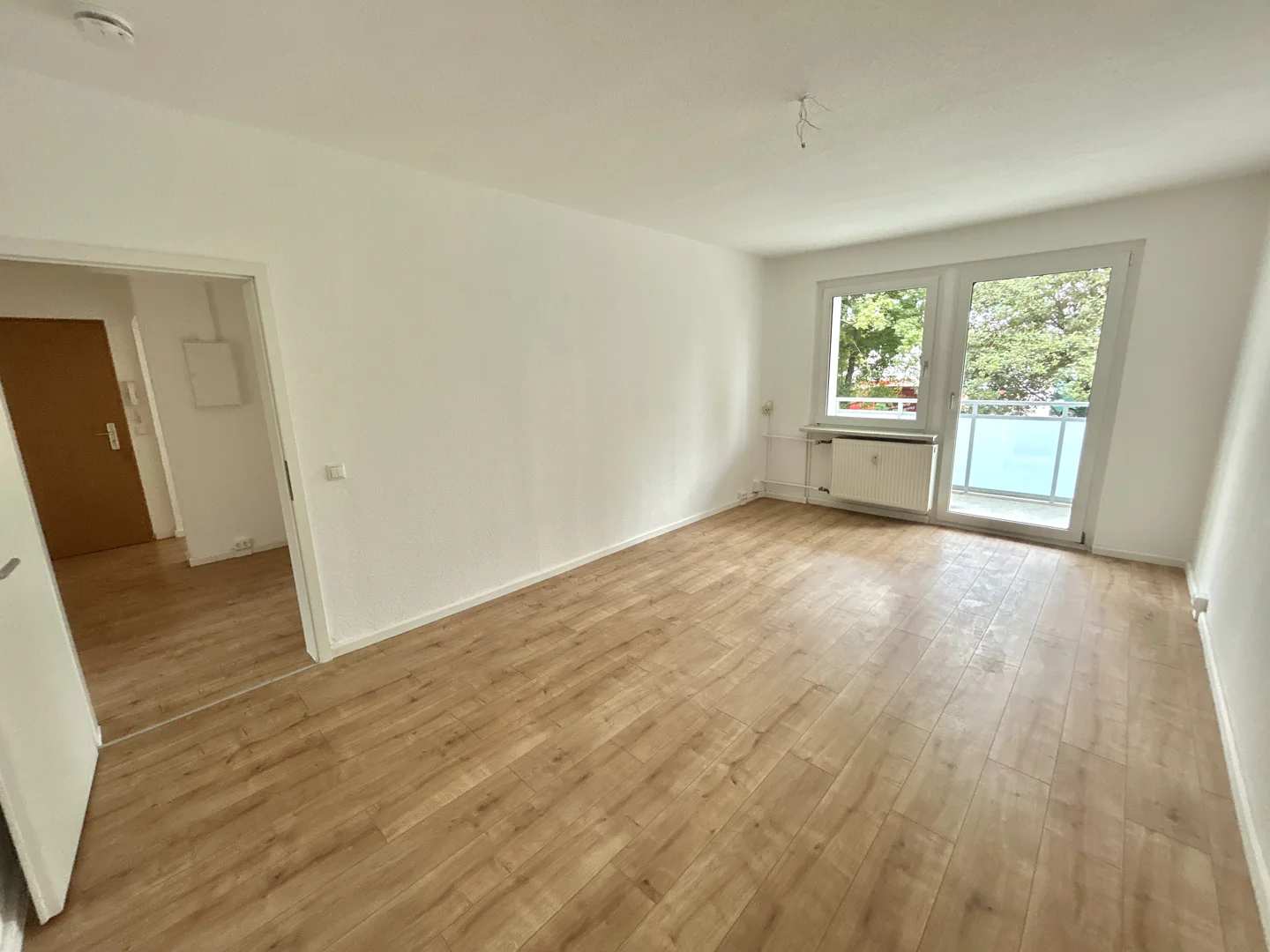 Wunderschöne 4 - Raumwohnung in Top Lage mit Einbauküche und Balkon - Photo 2