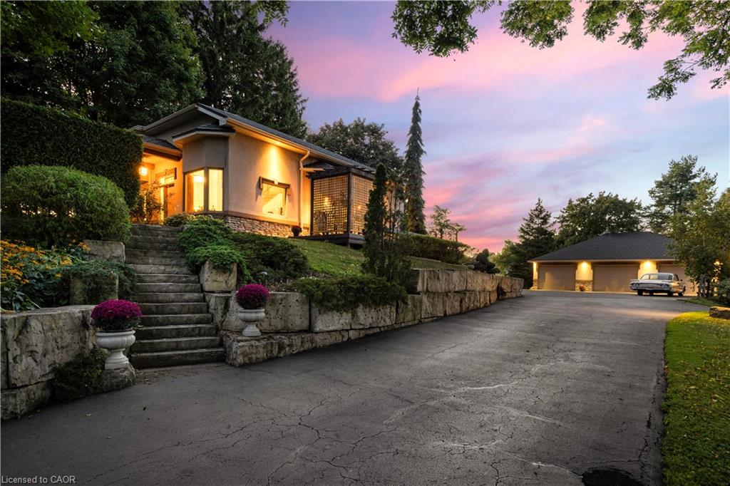 Beautiful Estate Ideal for Automobile Enthusiasts