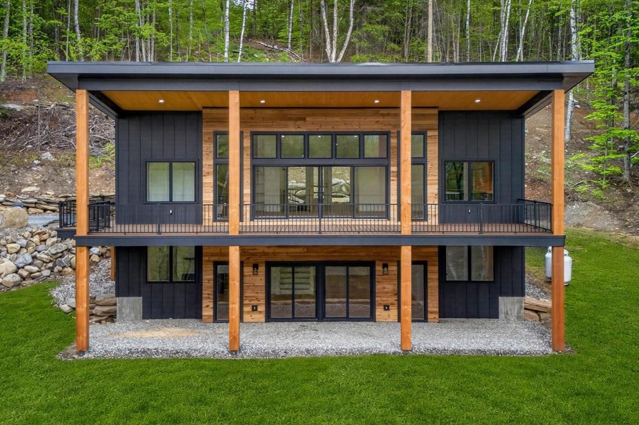 Luxury New Build in Perfect Location with Lake Access