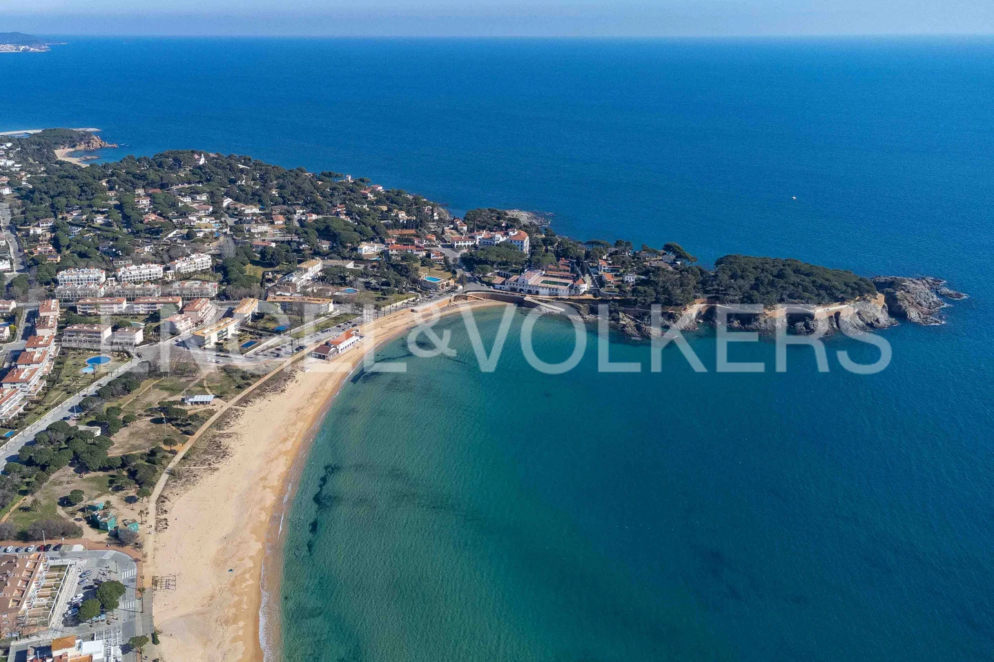 Exclusive off-market villa with sea view