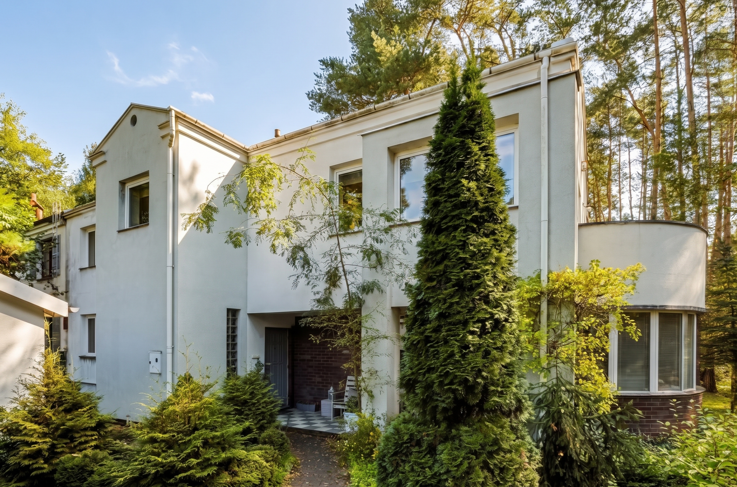 House surrounded by pine forest – Konstancin-Jeziorna [AI-modified]
