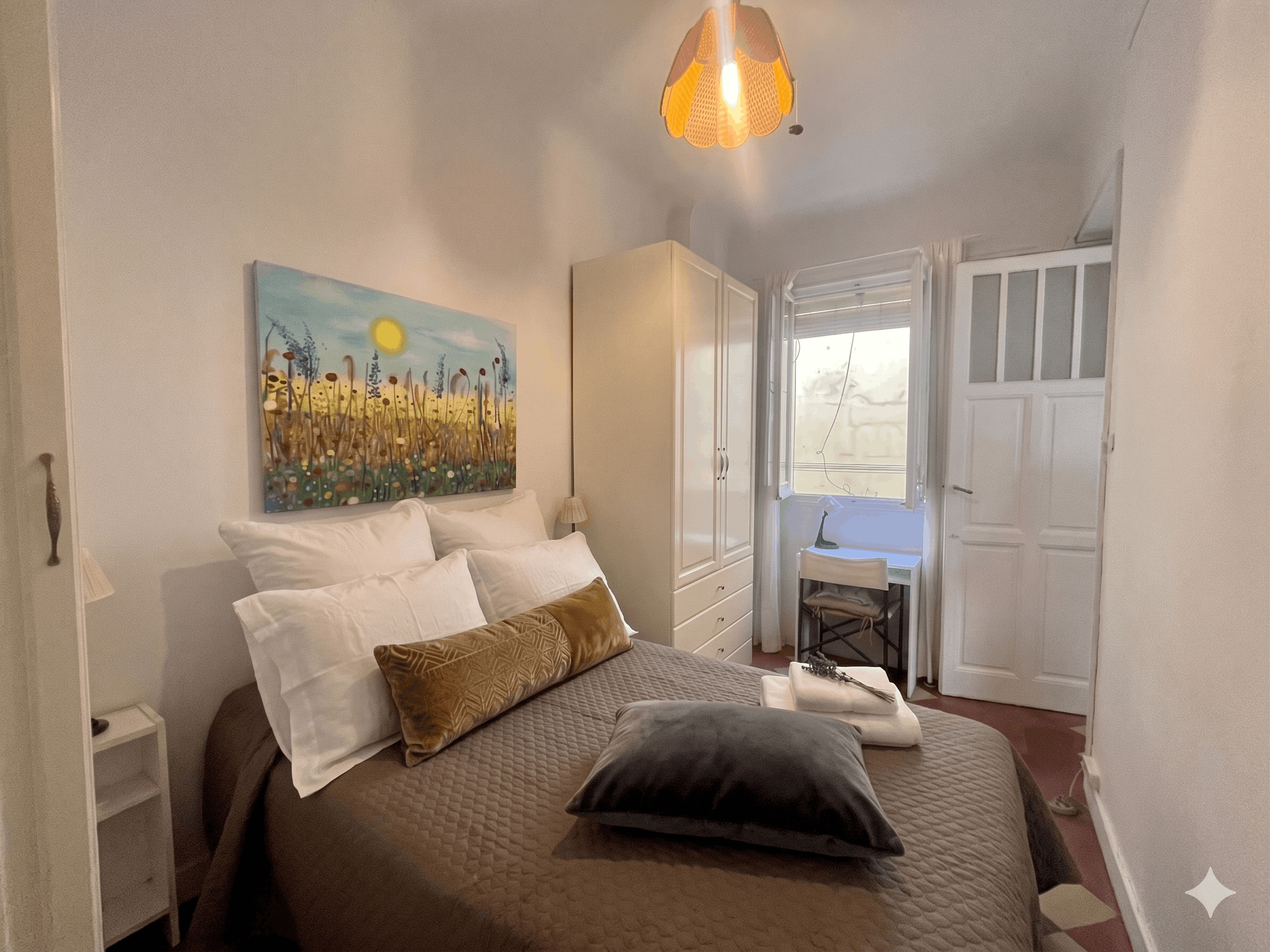 Bright 2-bed flat in a prestigious building with doorman in Justicia—quiet and move-in ready.
