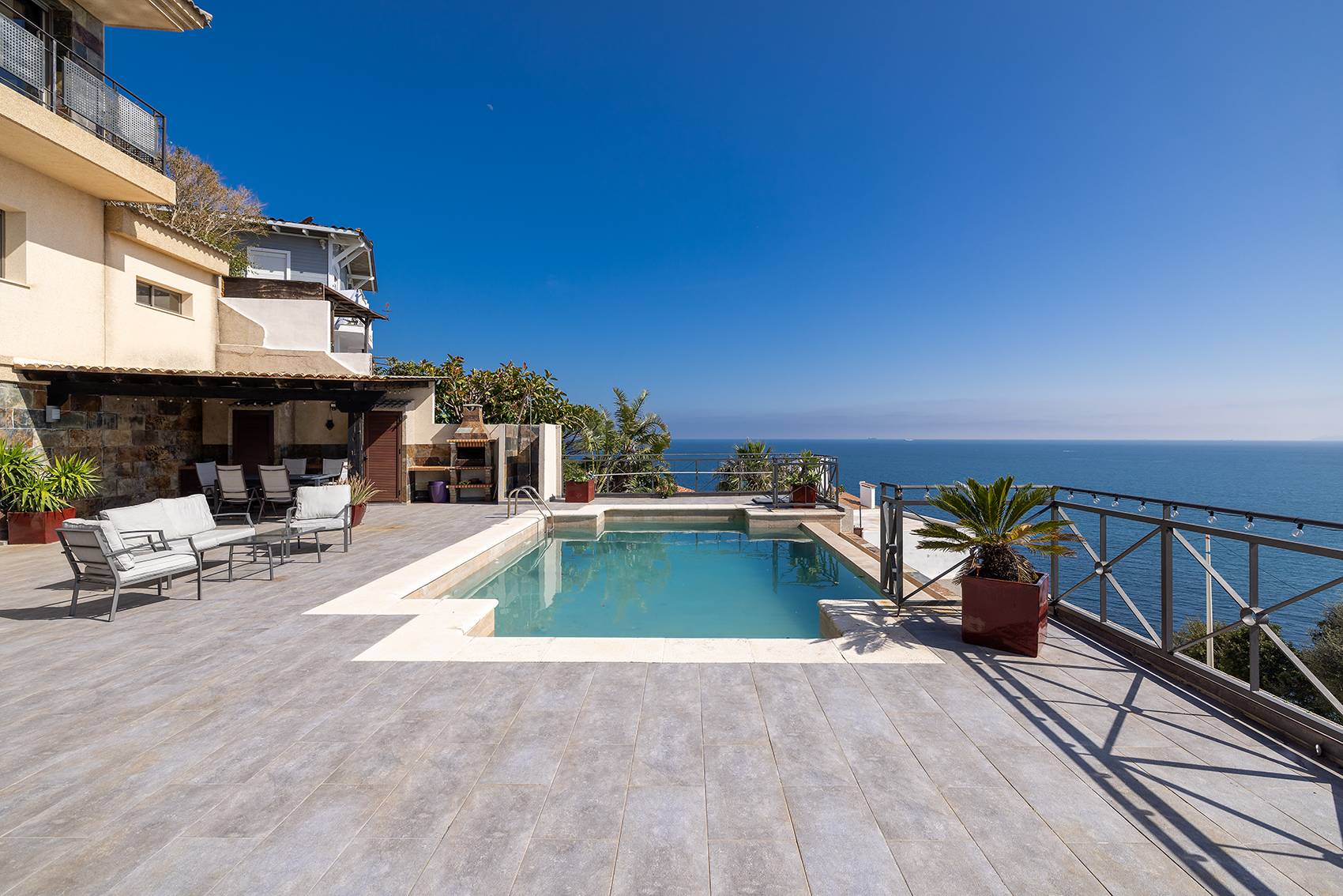Villa with Panoramic Sea Views in El Faro, Algeciras